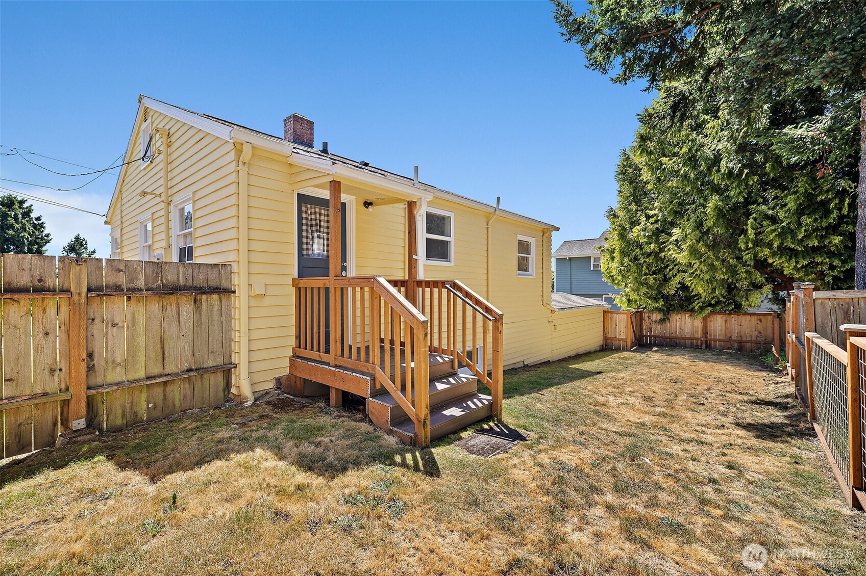 Seattle, Washington, 98199, United States, 2 Bedrooms Bedrooms, ,1 BathroomBathrooms,Residential,For Sale,1882851