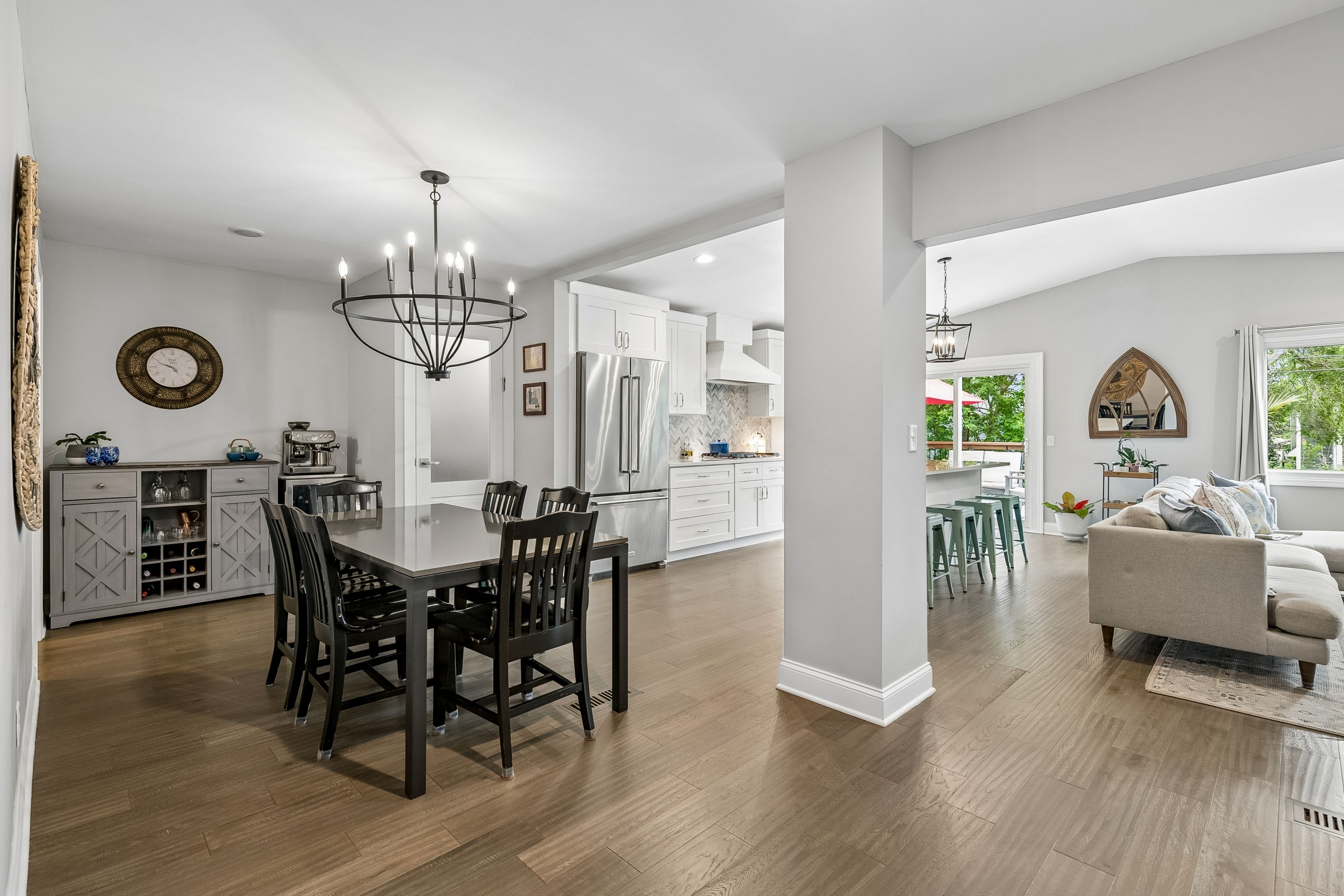  Beautifully Renovated in Coveted Chowen Park - 物件實景
