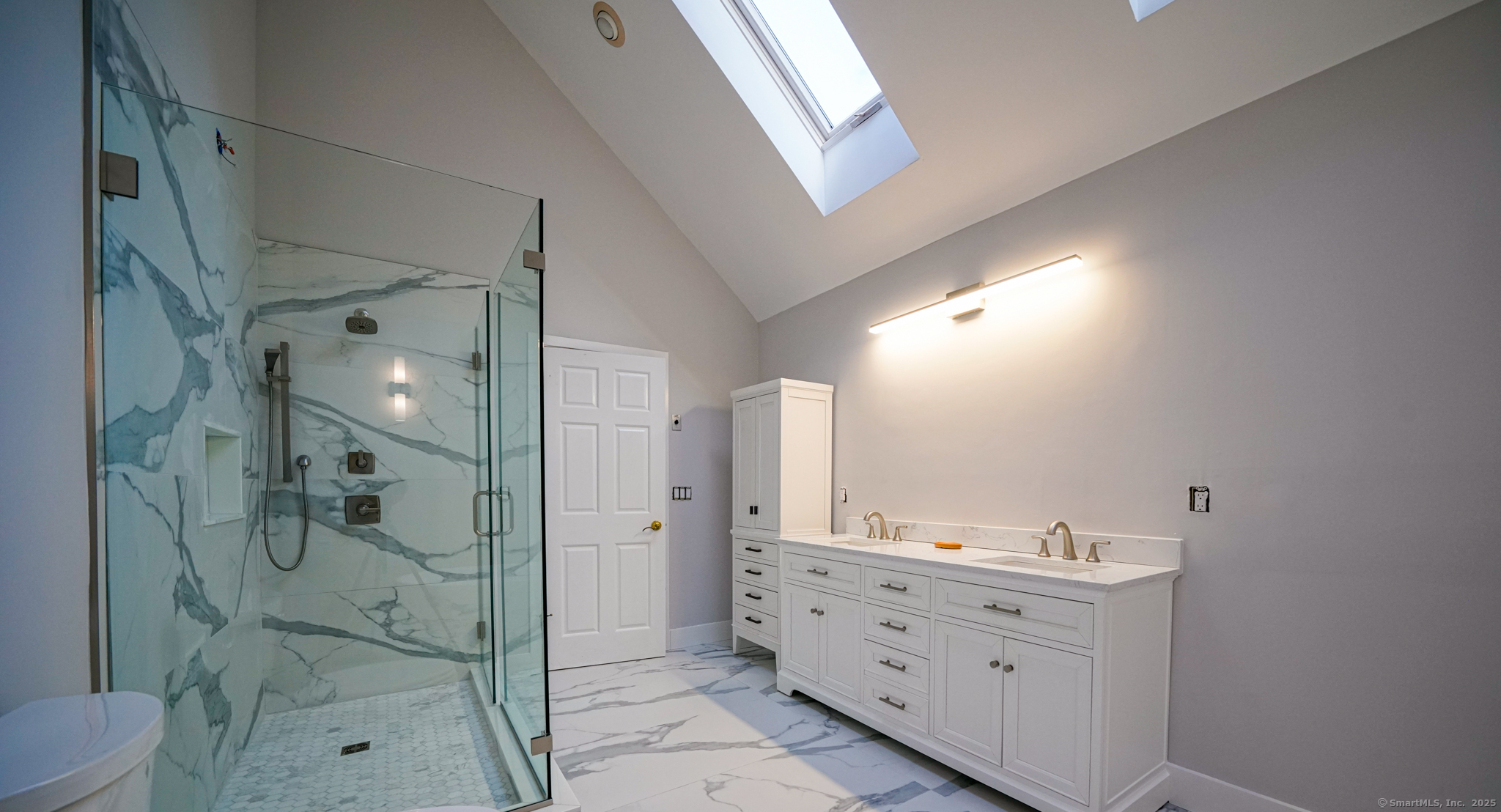 Glastonbury, Connecticut, 06033, United States, 5 Bedrooms Bedrooms, ,4 BathroomsBathrooms,Residential,For Sale,1902715