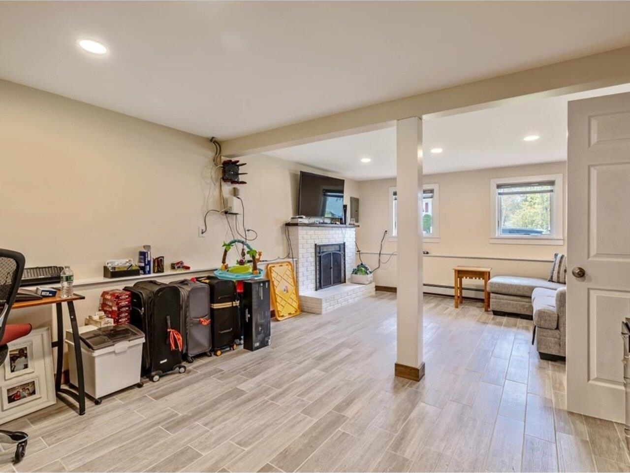 Essex Junction, Vermont, 05452, United States, 3 Bedrooms Bedrooms, ,1 BathroomBathrooms,Residential,For Sale,1827239