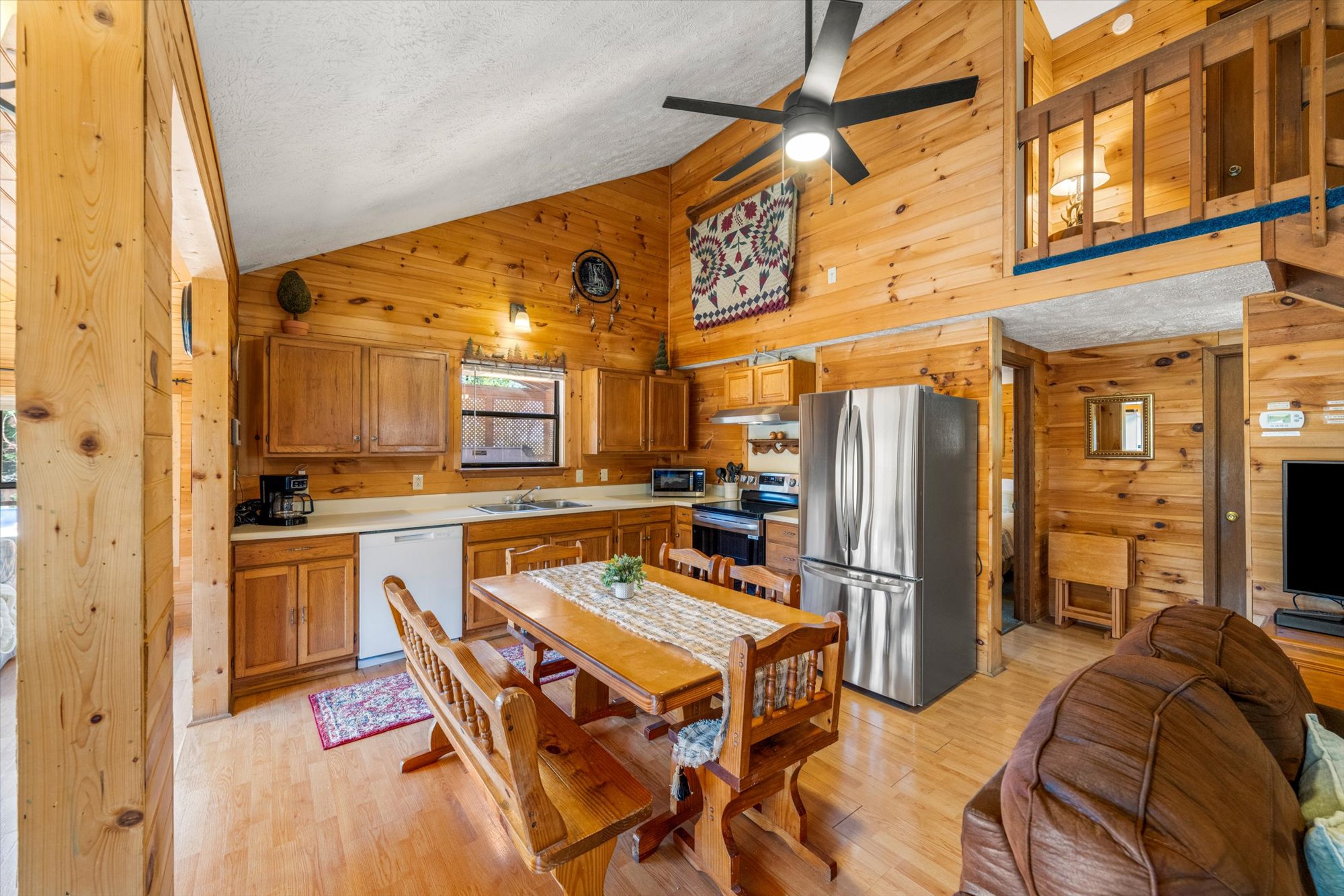 Sevierville, Tennessee, 37876, United States, 3 Bedrooms Bedrooms, ,2 BathroomsBathrooms,Residential,For Sale,1922805