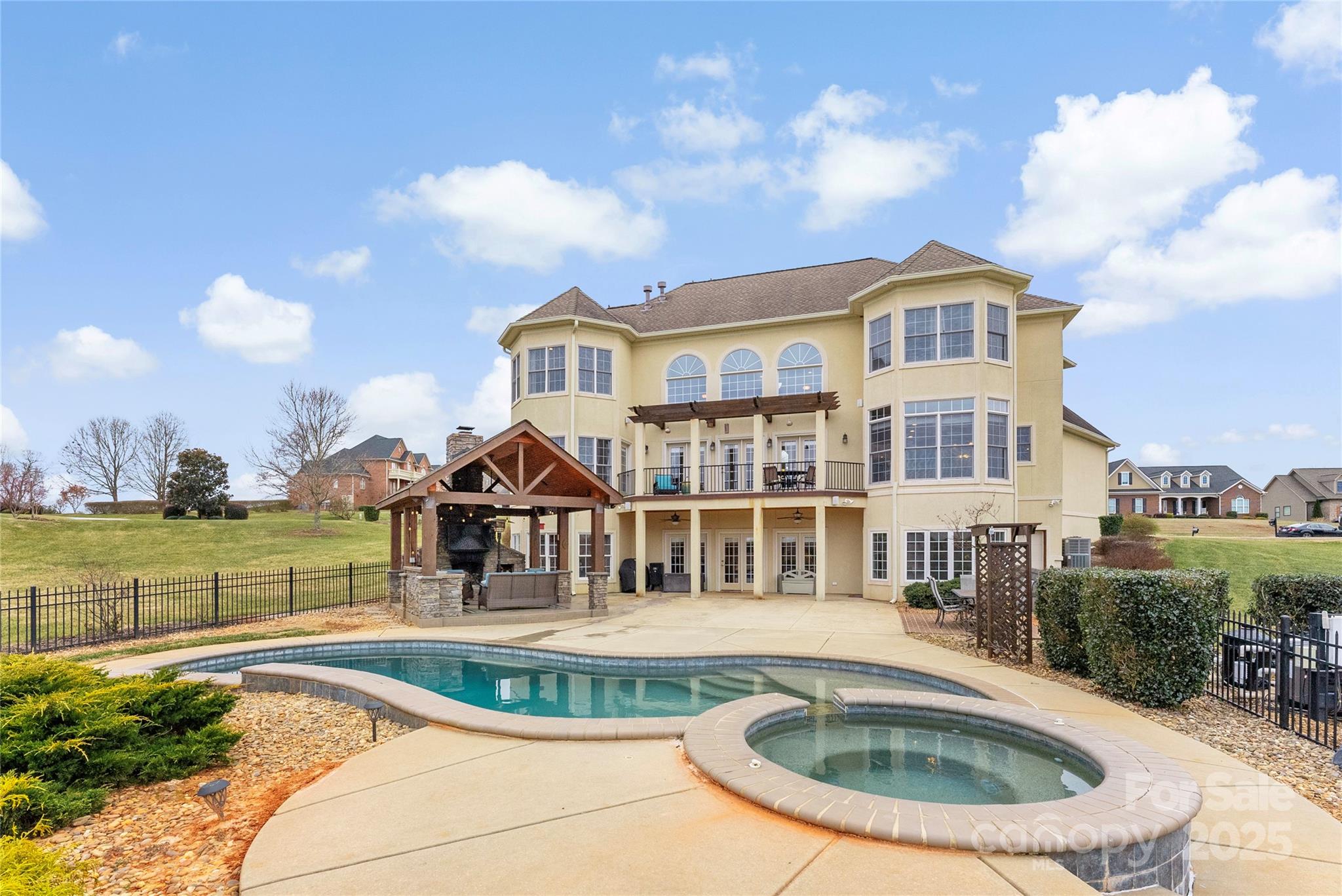 Shelby, North Carolina, 28150, United States, 5 Bedrooms Bedrooms, ,5 BathroomsBathrooms,Residential,For Sale,1710055