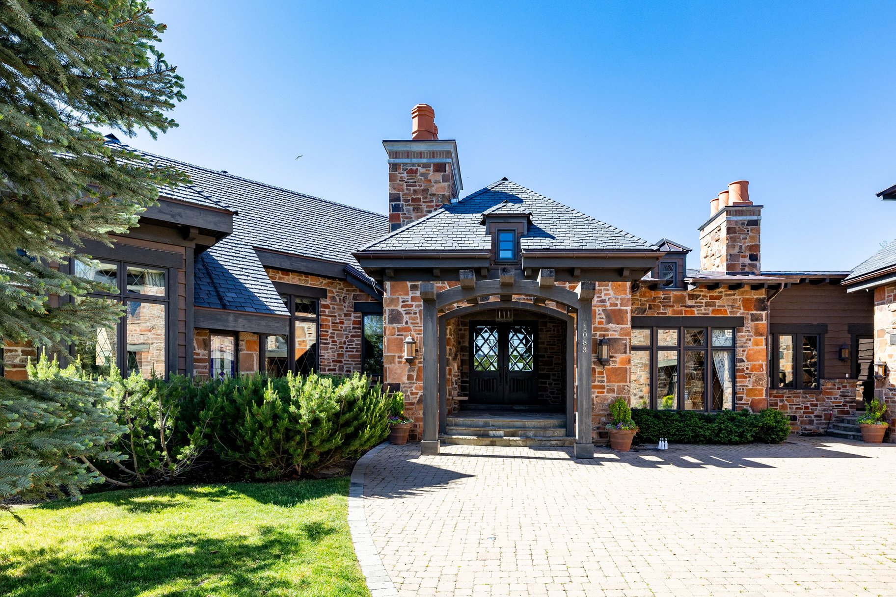  A Legacy Estate Framed by Golf and Ski Views - 物件實景
