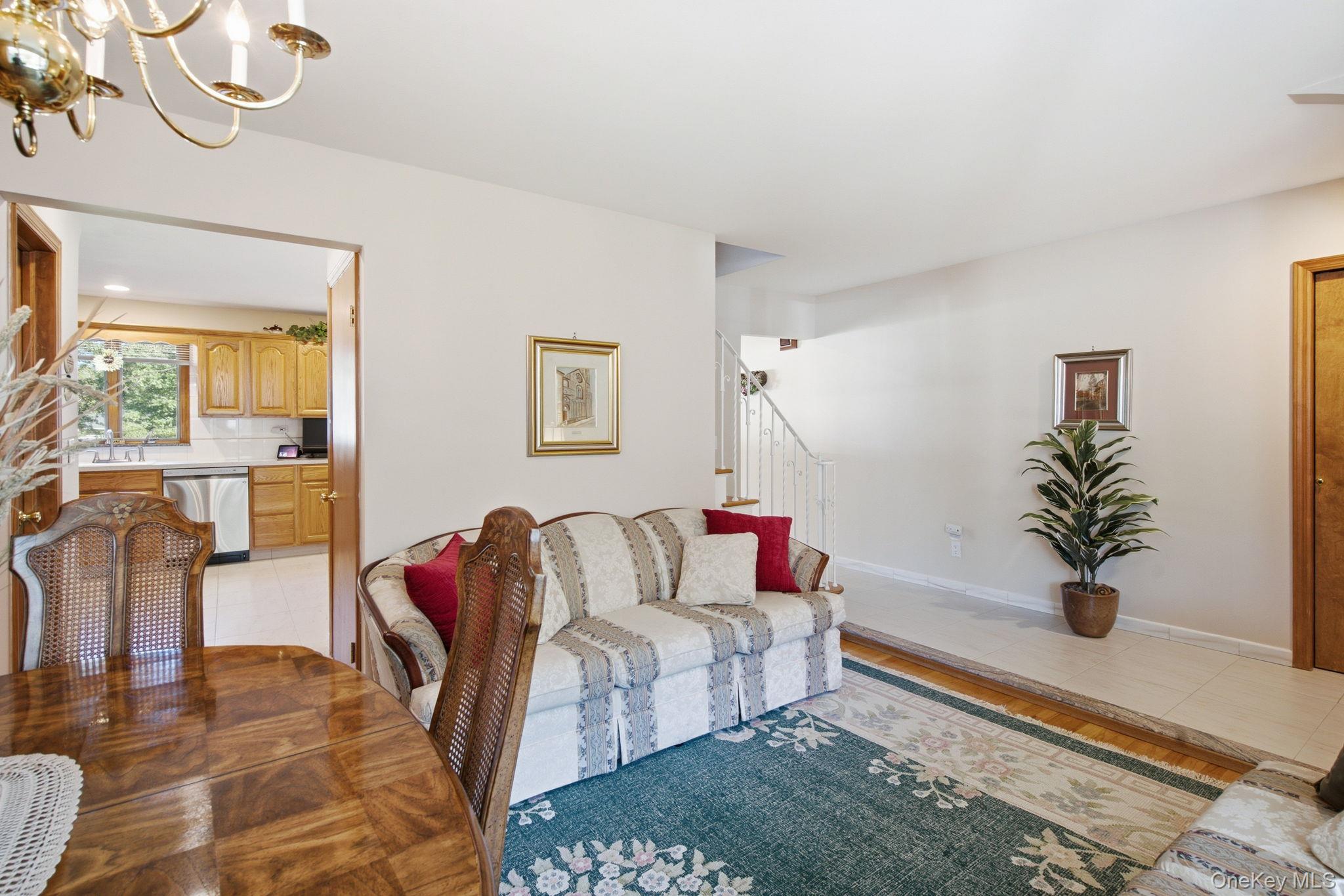  249 E 17th Street, Huntington Station, NY, 11746 - 物件實景