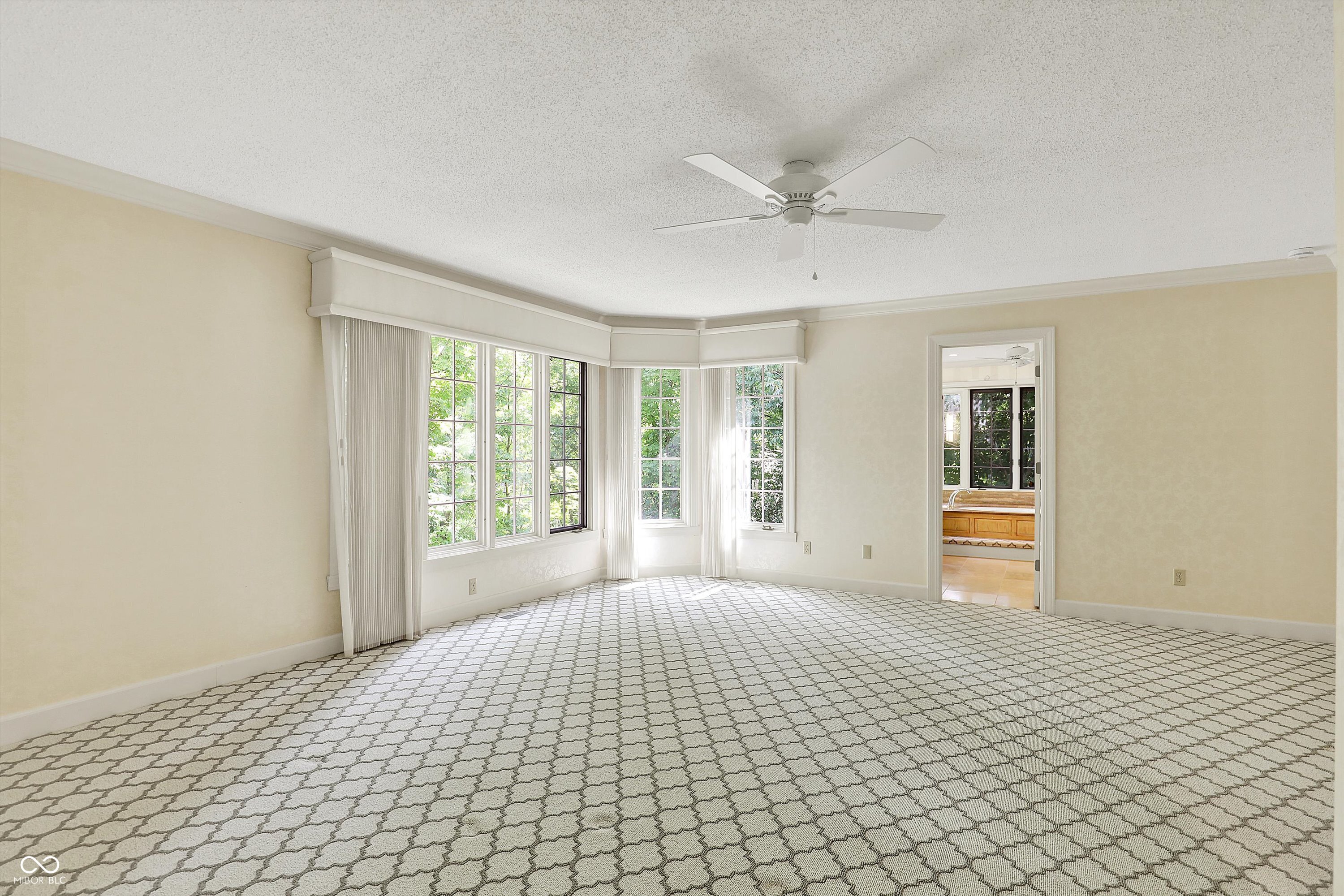 Indianapolis, Indiana, 46260, United States, 4 Bedrooms Bedrooms, ,6 BathroomsBathrooms,Residential,For Sale,1976230