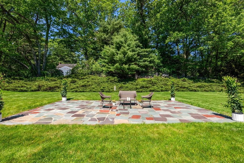 Weston, Massachusetts, 02493, United States, 4 Bedrooms Bedrooms, ,3 BathroomsBathrooms,Residential,For Sale,1838701