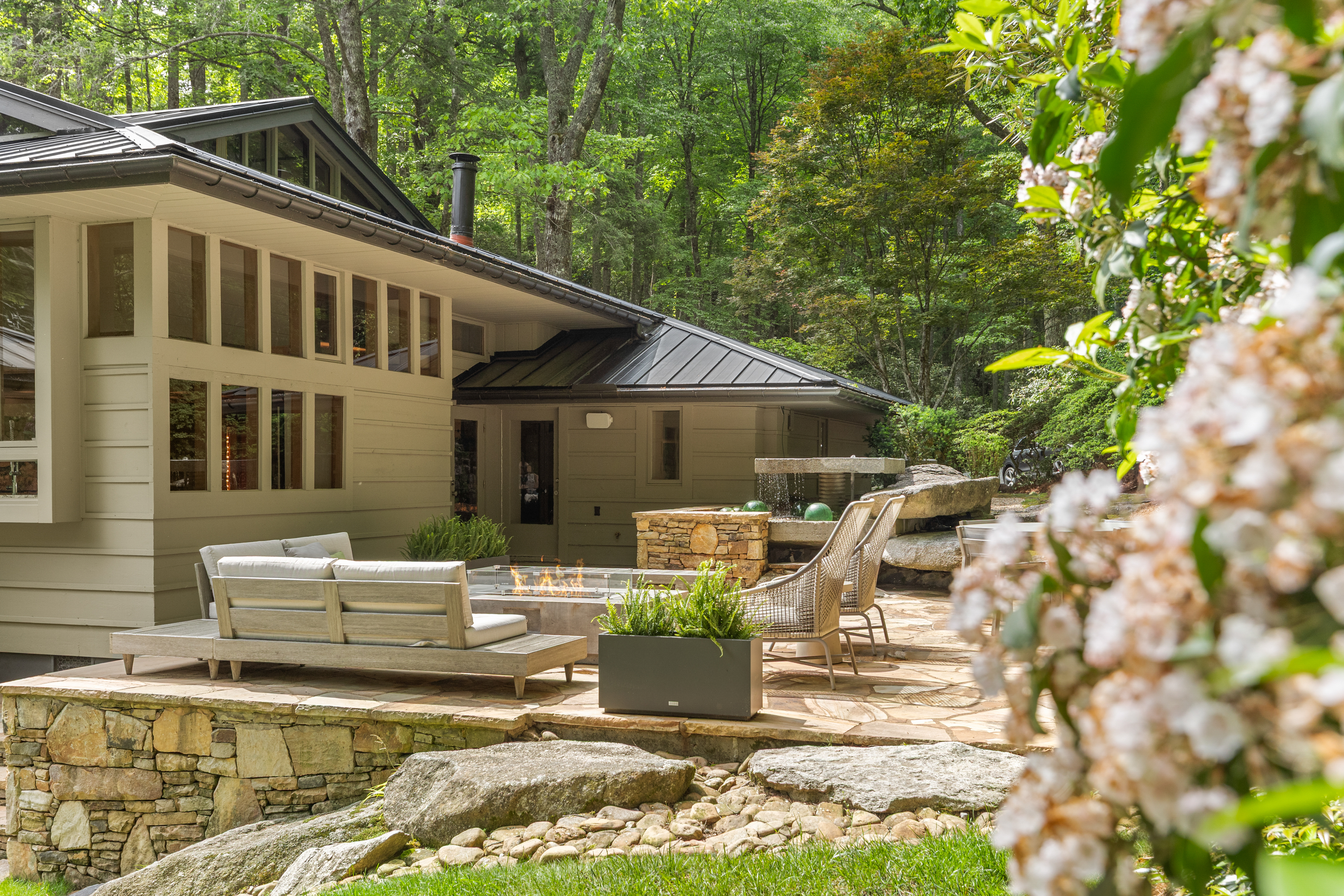  The Fox Estate: A Living Masterpiece of Mountain Modernism - 物件實景