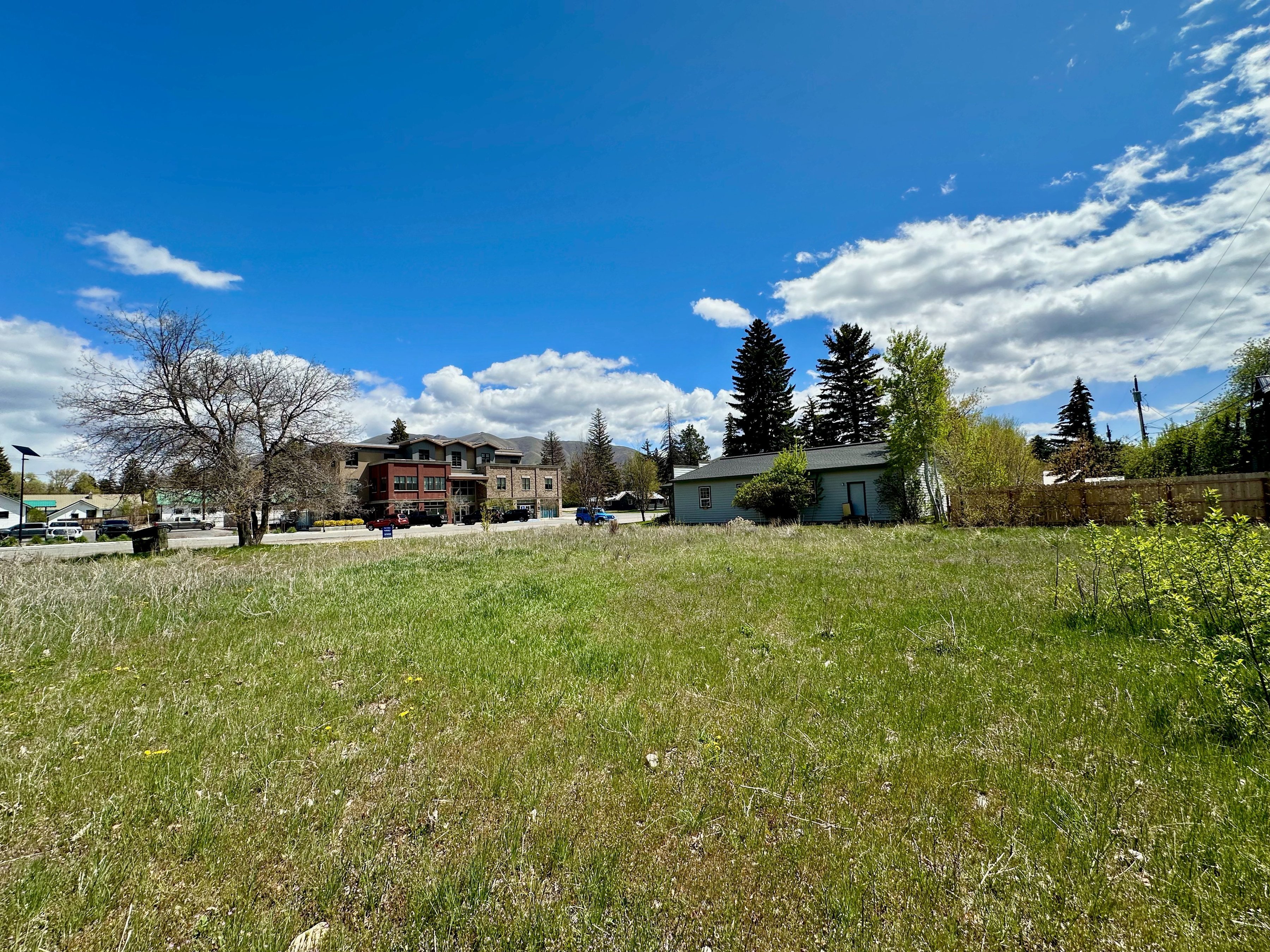 Rare Multi-Parcel Offering in the Heart of Hailey - 物件實景