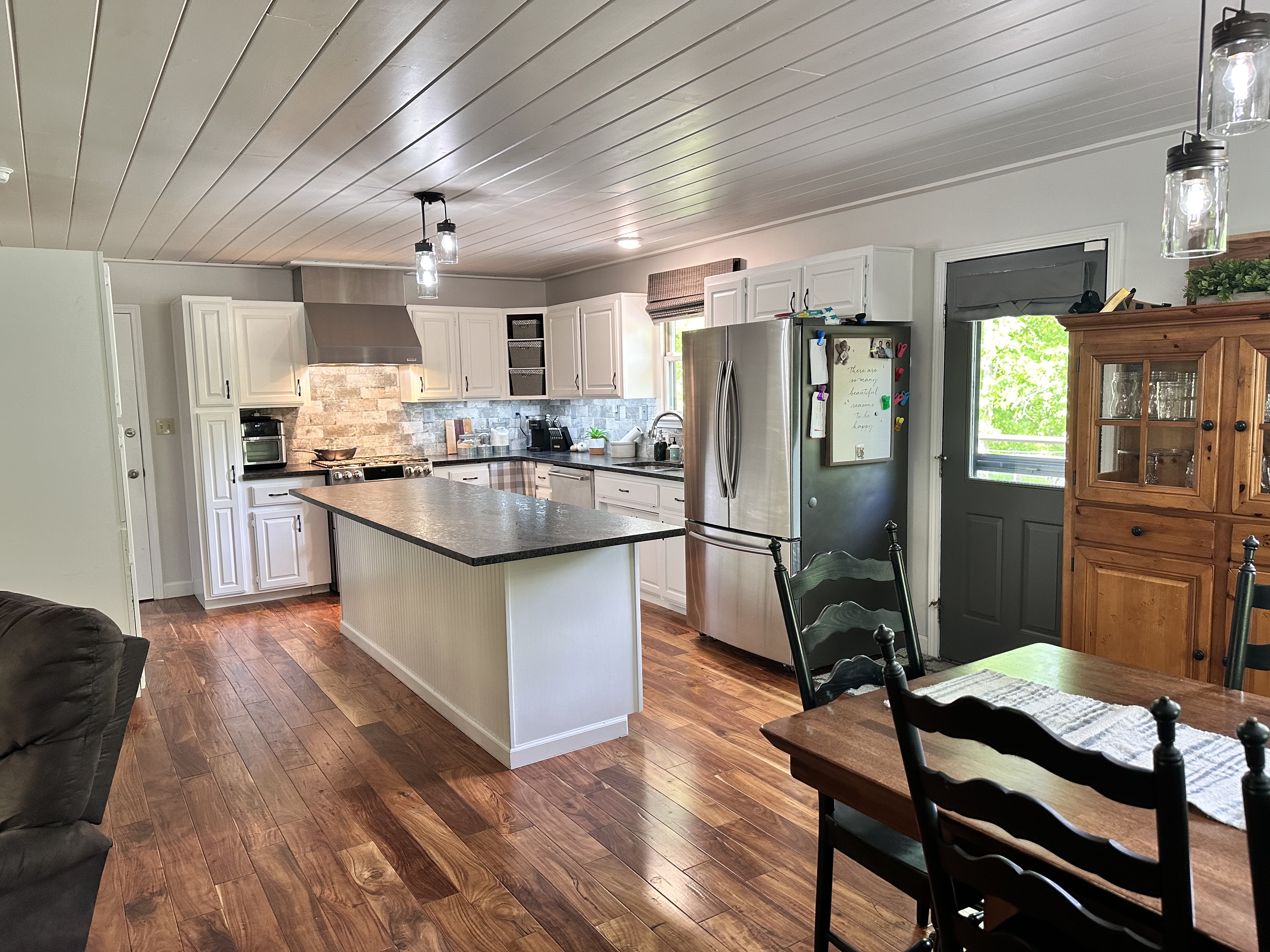 Shepherdsville, Kentucky, 40165, United States, 3 Bedrooms Bedrooms, ,2 BathroomsBathrooms,Residential,For Sale,1944660