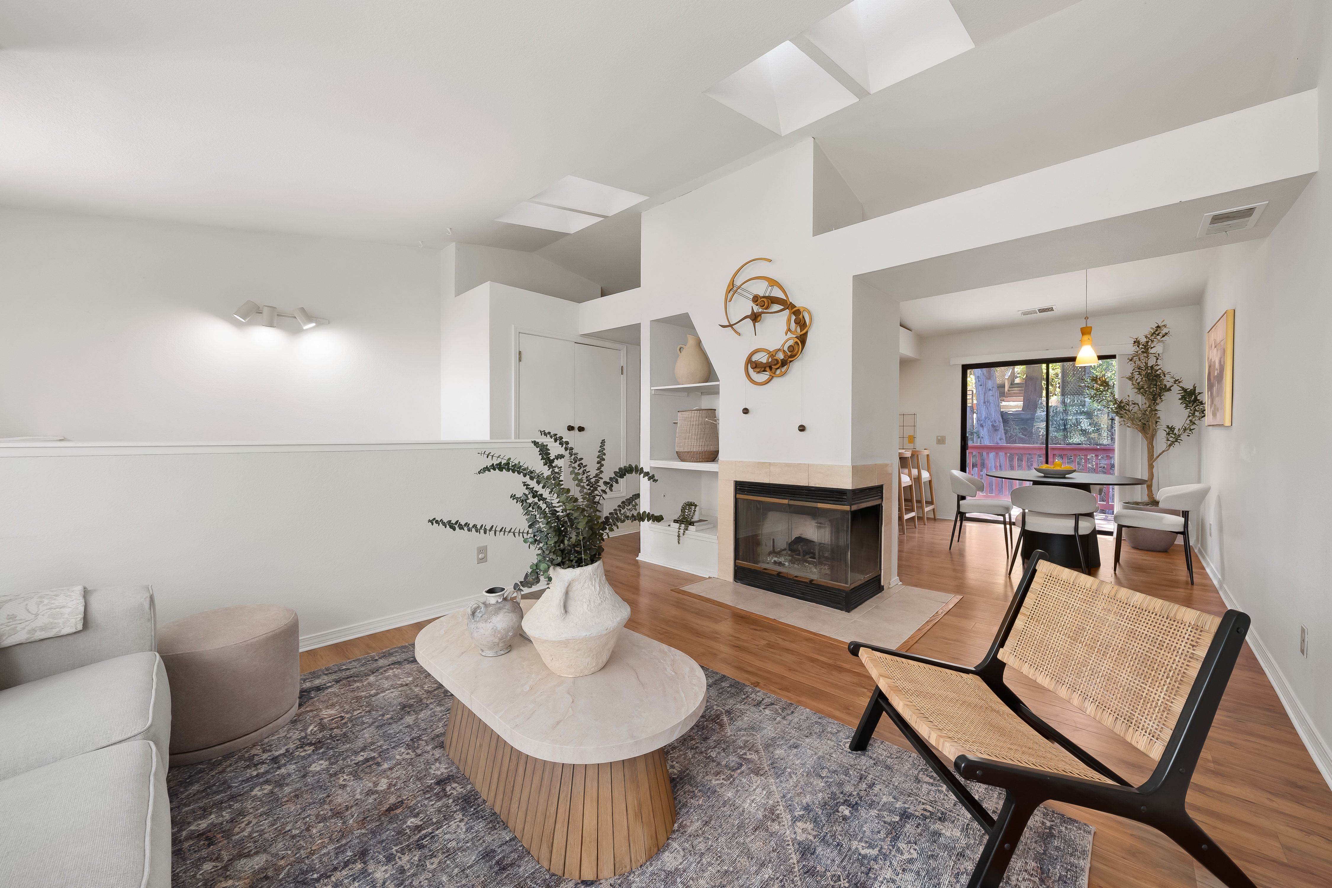  Inviting Lodge Hill Residence Embracing Light, Views, and Nature - 物件實景