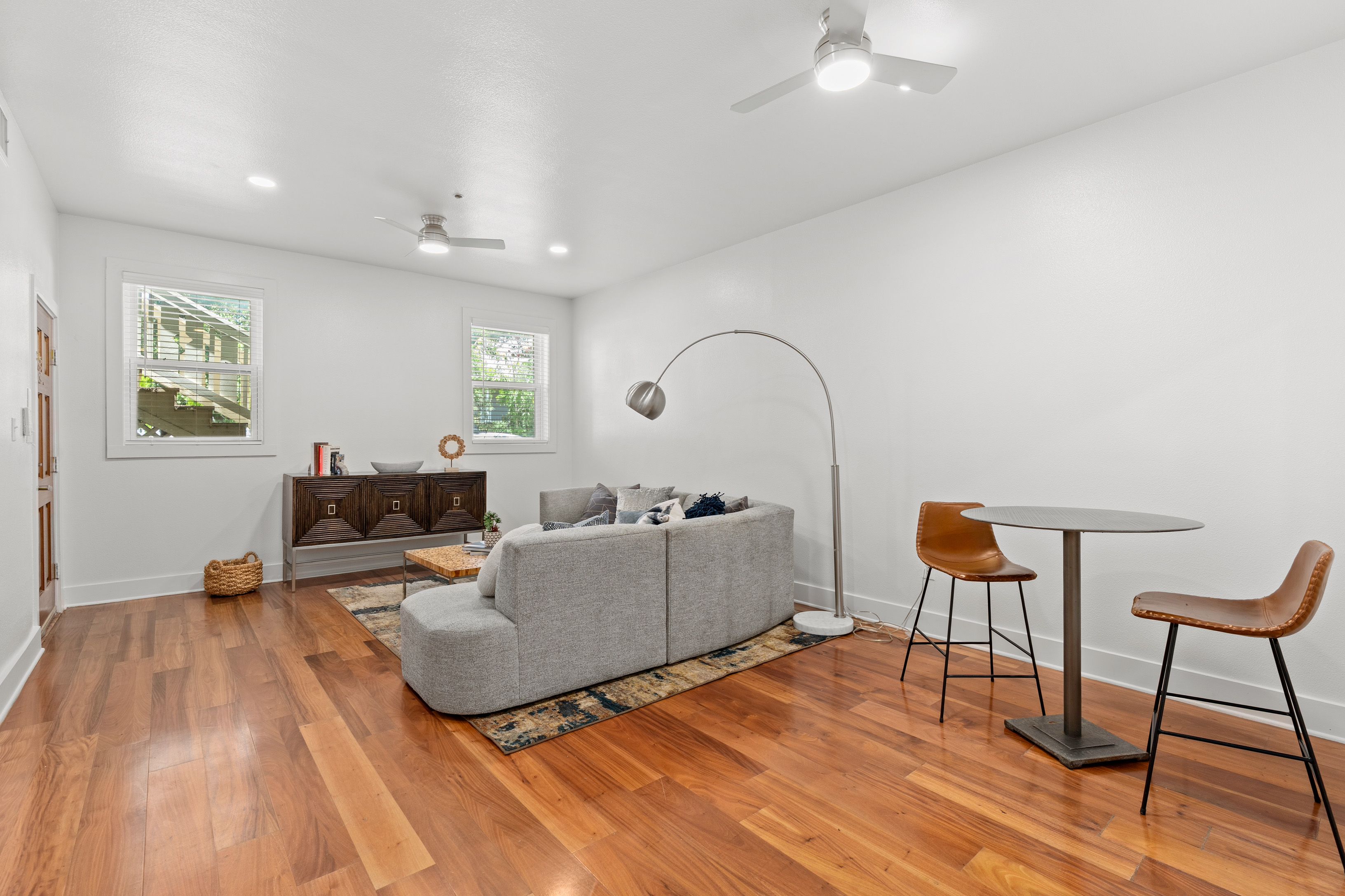  Freshy Updated King William Condo - 物件實景