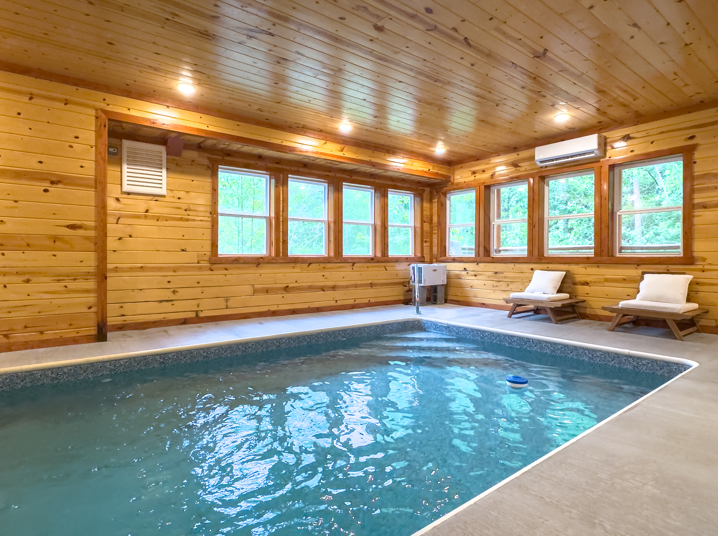 Sevierville, Tennessee, 37862, United States, 6 Bedrooms Bedrooms, ,7 BathroomsBathrooms,Residential,For Sale,1798325