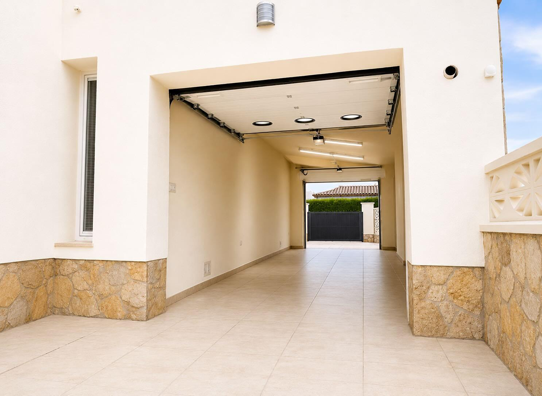  Contemporary villa with a 24-meter mooring in Santa Margarida, Roses - 物件實景