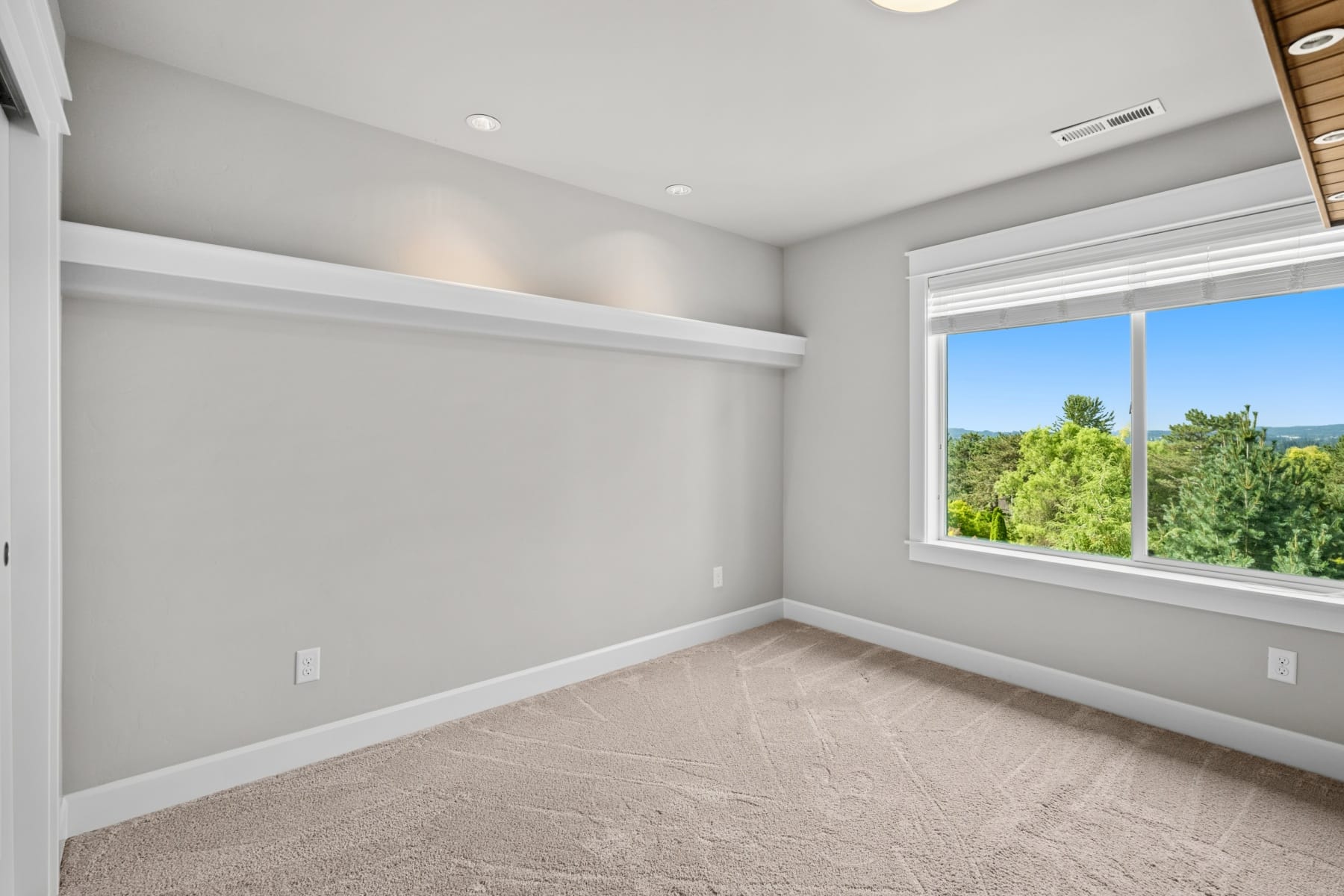  12465 SW LESSER RD Portland, OR 97219 - 物件實景