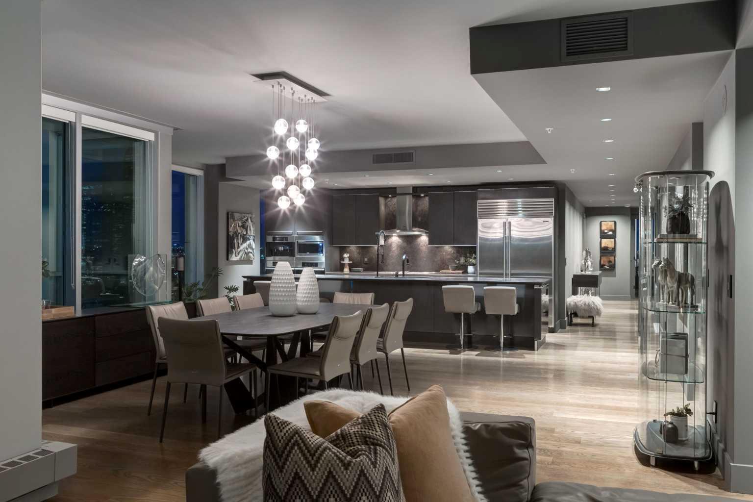 CALGARY, Alberta, T2G 0C7, CA, 2 Bedrooms Bedrooms, ,3 BathroomsBathrooms,Residential,For Sale,1837993