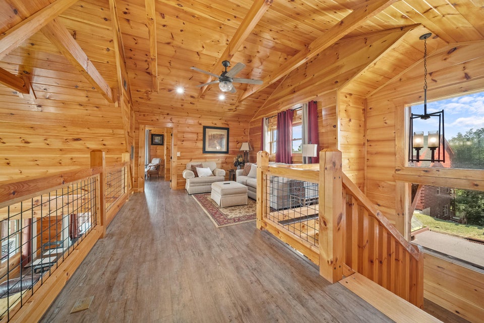 Sevierville, Tennessee, 37876, United States, 4 Bedrooms Bedrooms, ,6 BathroomsBathrooms,Residential,For Sale,1976346