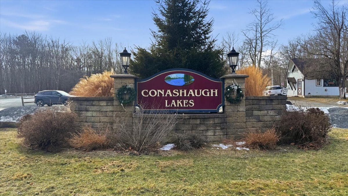 Milford, Pennsylvania, 18337, United States, 4 Bedrooms Bedrooms, ,3 BathroomsBathrooms,Residential,For Sale,2013781