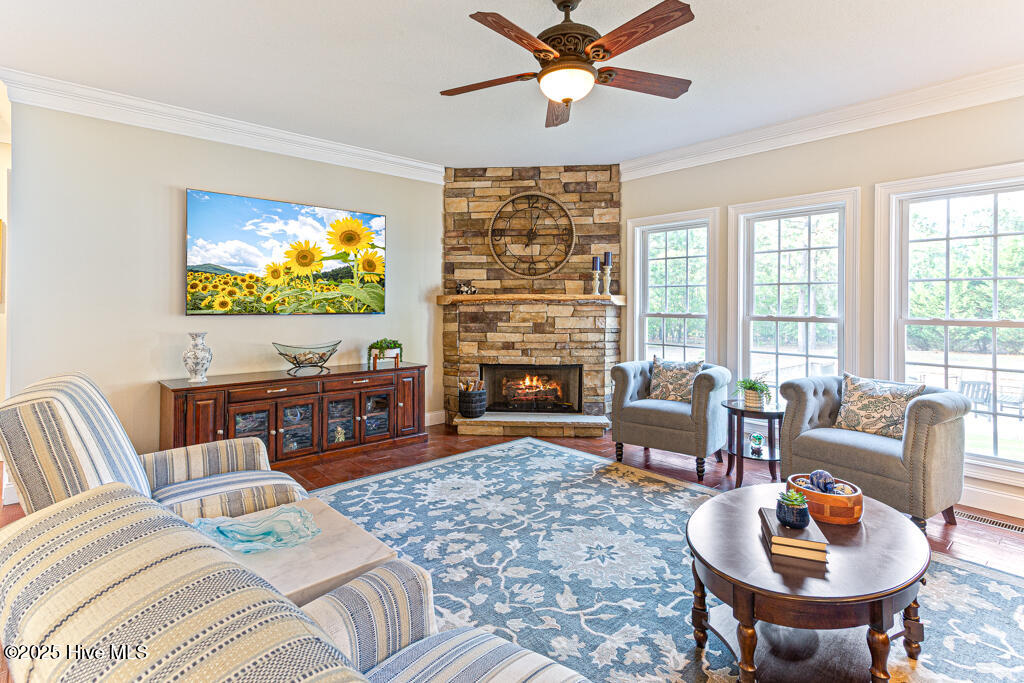 West End, North Carolina, 27376, United States, 4 Bedrooms Bedrooms, ,4 BathroomsBathrooms,Residential,For Sale,1877359