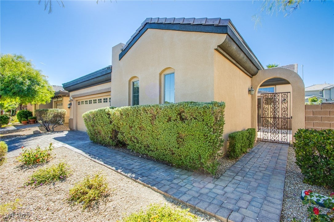 Las Vegas, Nevada, 89143, United States, 3 Bedrooms Bedrooms, ,2 BathroomsBathrooms,Residential,For Sale,1977529