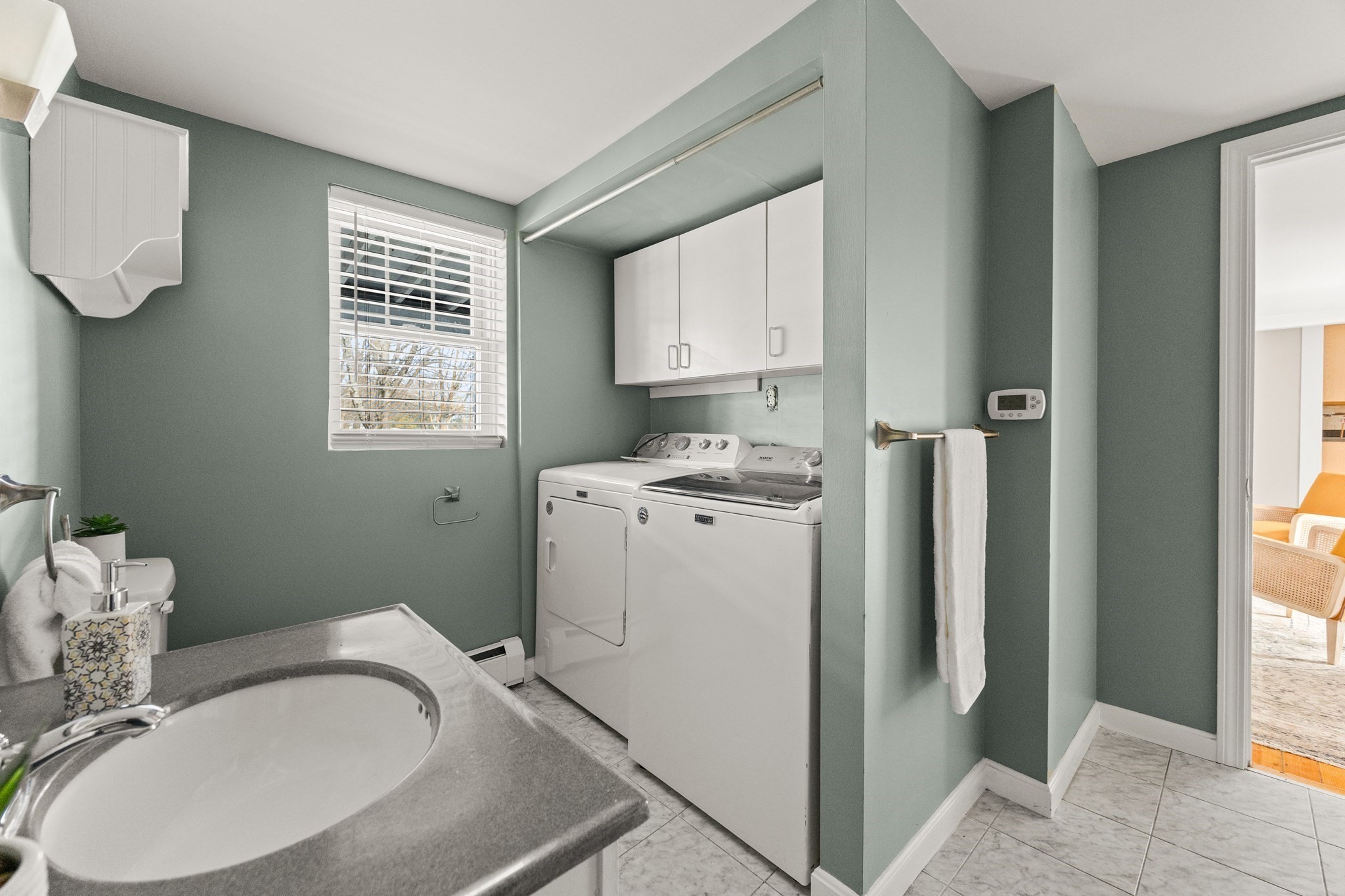 Taunton, Massachusetts, 02780, United States, 4 Bedrooms Bedrooms, ,2 BathroomsBathrooms,Residential,For Sale,2007506