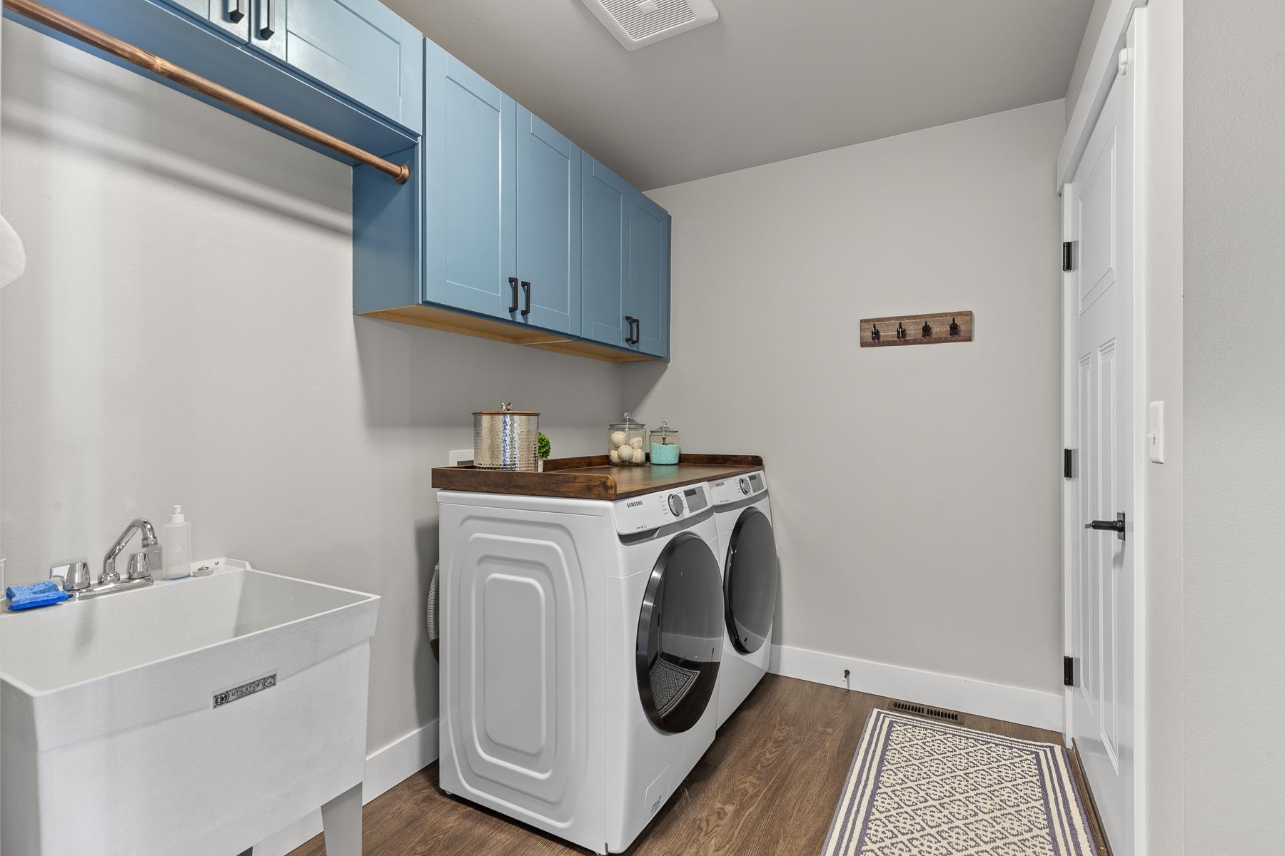 Greenacres, Washington, 99016, United States, 3 Bedrooms Bedrooms, ,2 BathroomsBathrooms,Residential,For Sale,1988561