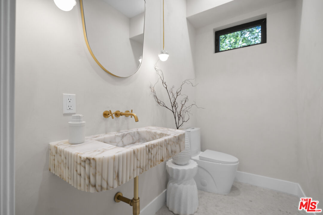 Los Angeles, California, 90065, United States, 3 Bedrooms Bedrooms, ,3 BathroomsBathrooms,Residential,For Sale,1939626