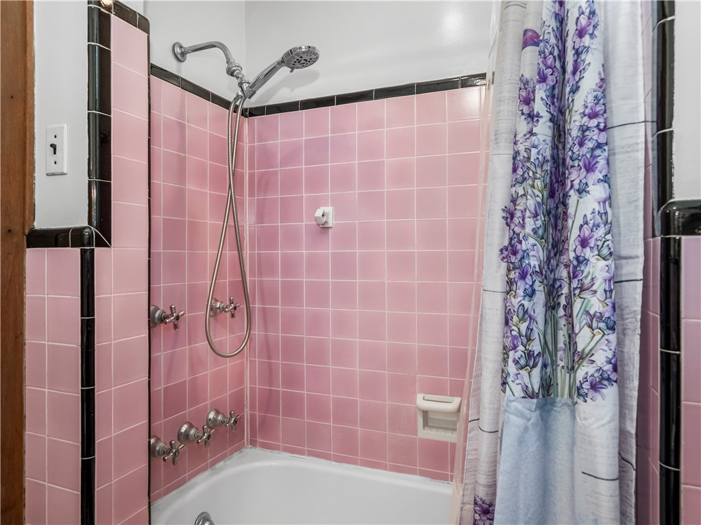 Shaler, Pennsylvania, 15116, United States, 3 Bedrooms Bedrooms, ,1 BathroomBathrooms,Residential,For Sale,1989376