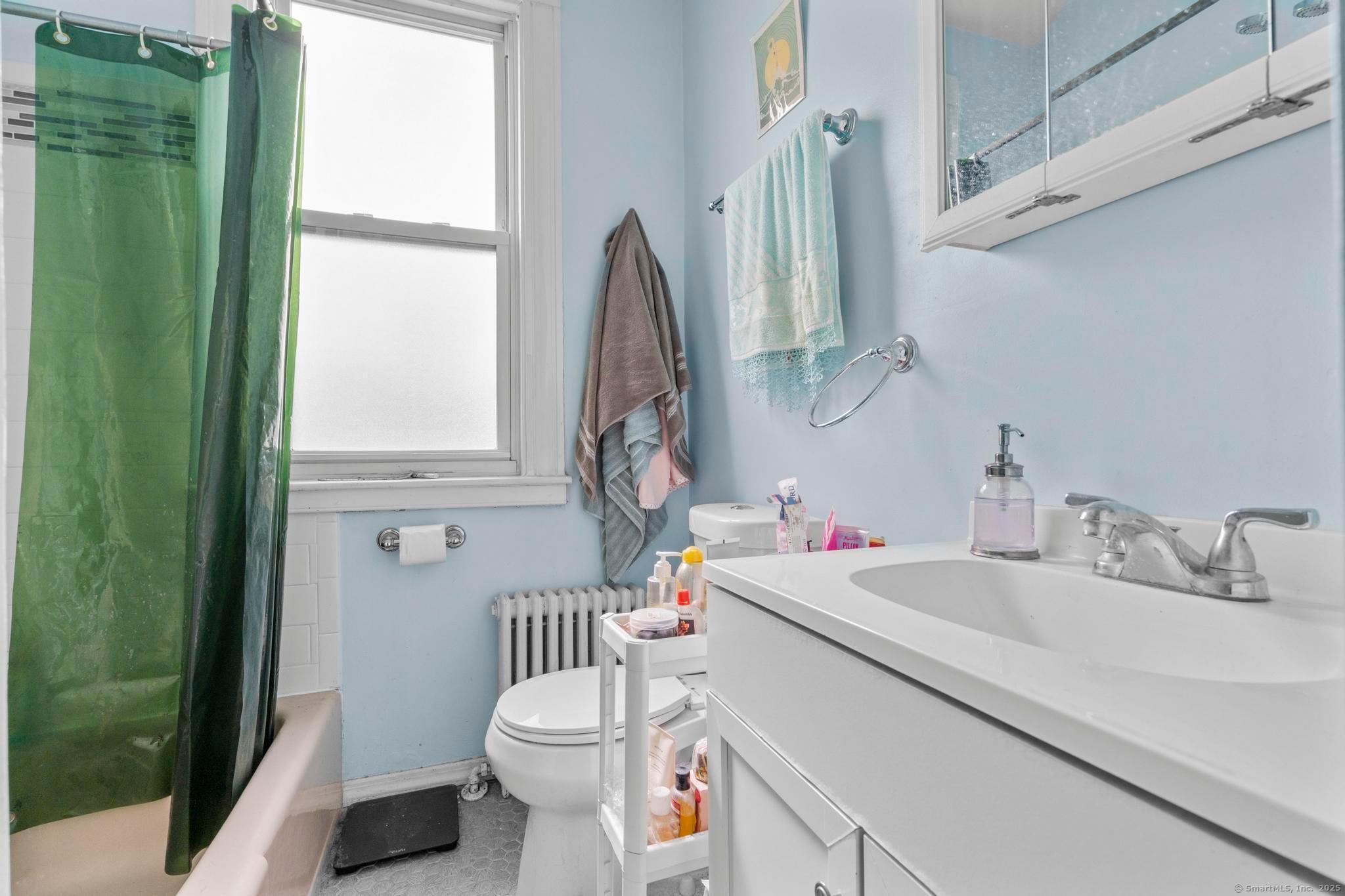 New Haven, Connecticut, 06511, United States, 5 Bedrooms Bedrooms, ,3 BathroomsBathrooms,Residential,For Sale,1930544
