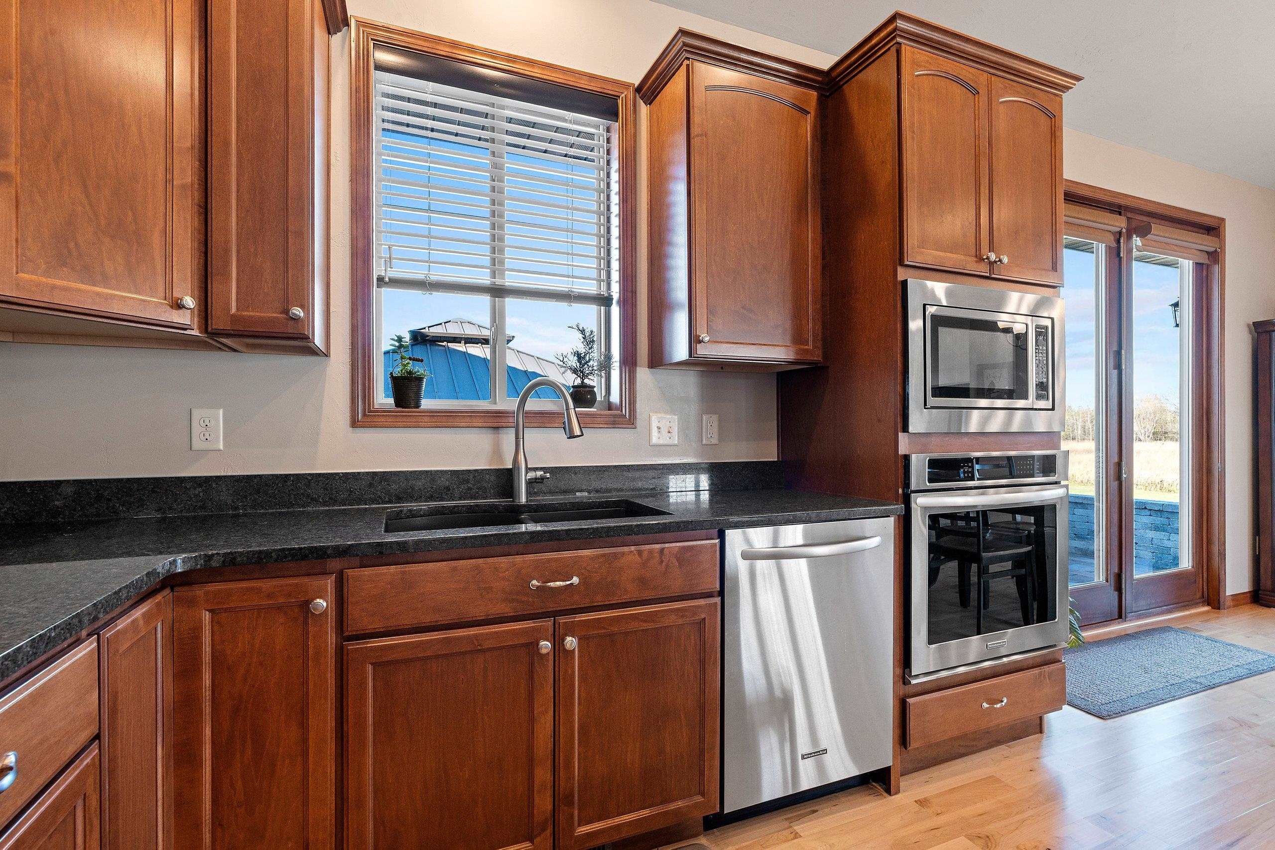 NEENAH, Wisconsin, 54956, United States, 3 Bedrooms Bedrooms, ,3 BathroomsBathrooms,Residential,For Sale,1986561