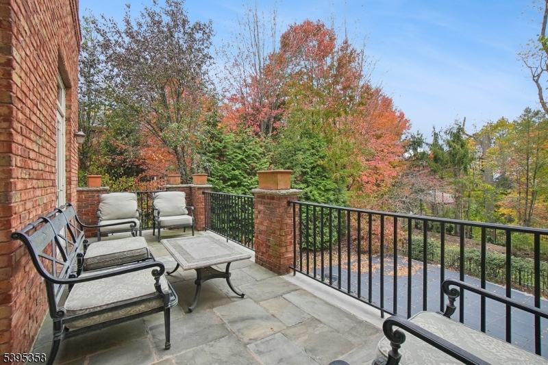 Millburn Twp., New Jersey, 07078, United States, 6 Bedrooms Bedrooms, ,7 BathroomsBathrooms,Residential,For Sale,1991831