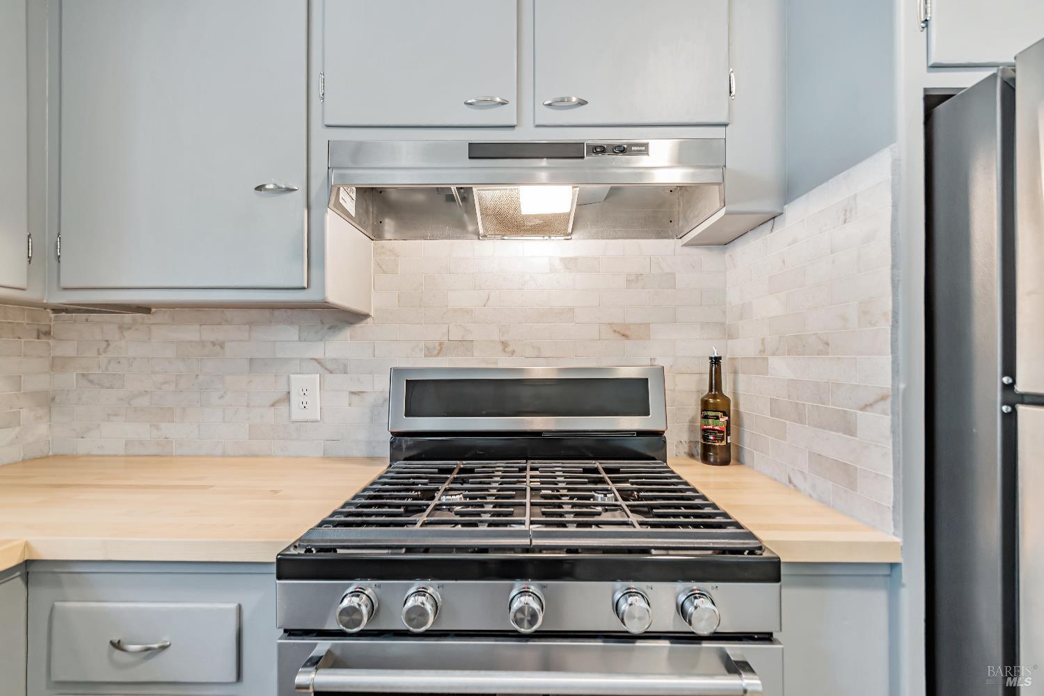 Santa Rosa, California, 95401, United States, 2 Bedrooms Bedrooms, ,2 BathroomsBathrooms,Residential,For Sale,1925442