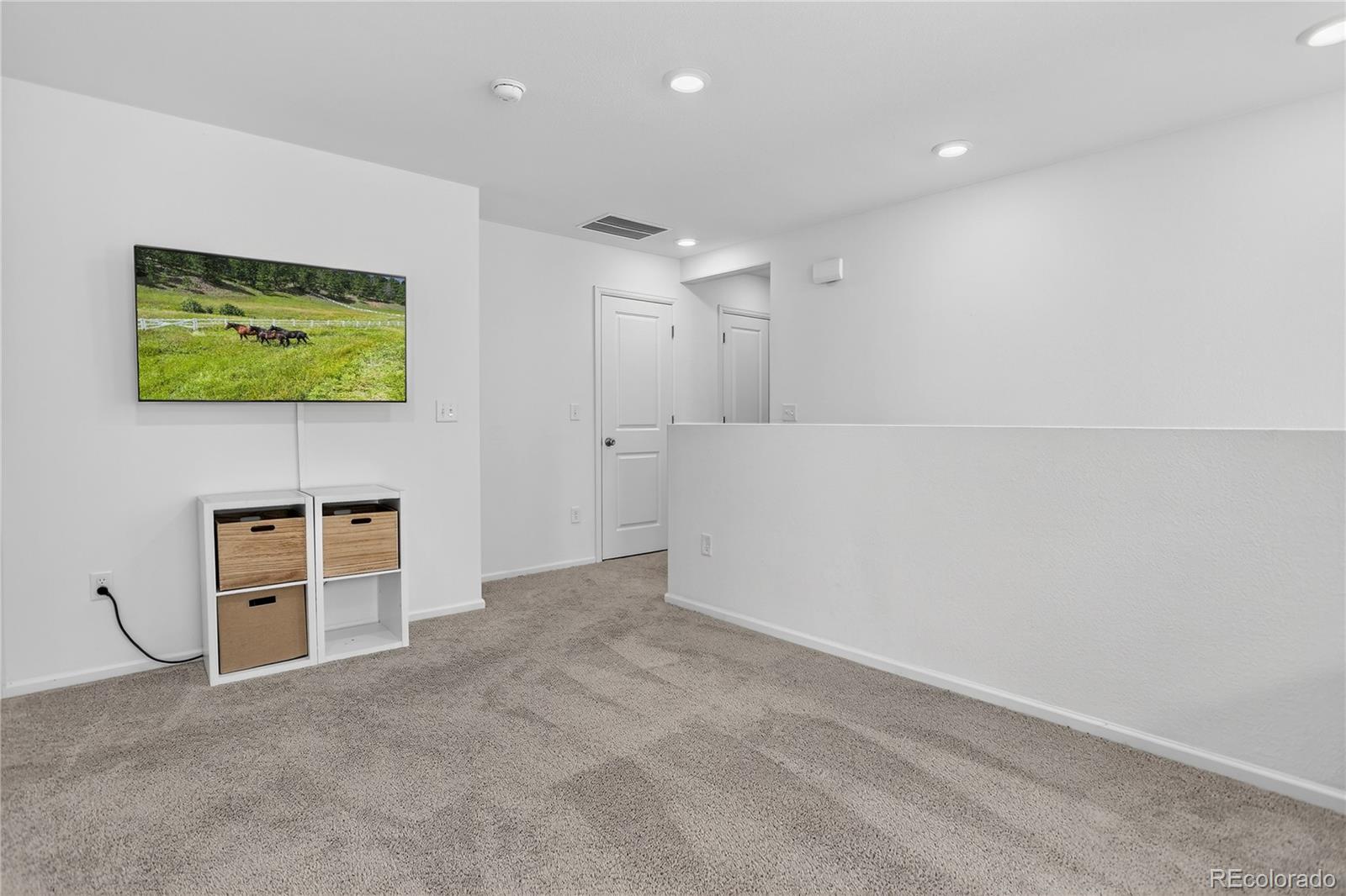 Longmont, Colorado, 80504, United States, 3 Bedrooms Bedrooms, ,2 BathroomsBathrooms,Residential,For Sale,1950187