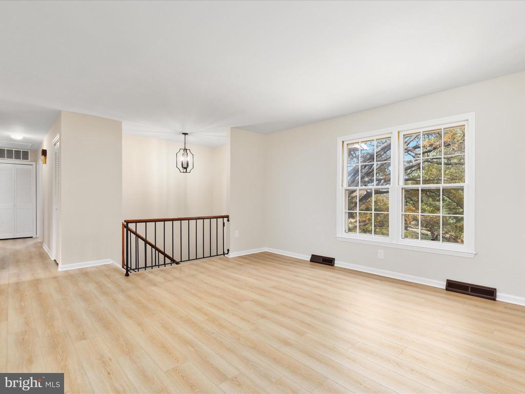 Leesburg, Virginia, 20176, United States, 6 Bedrooms Bedrooms, ,3 BathroomsBathrooms,Residential,For Sale,1979496