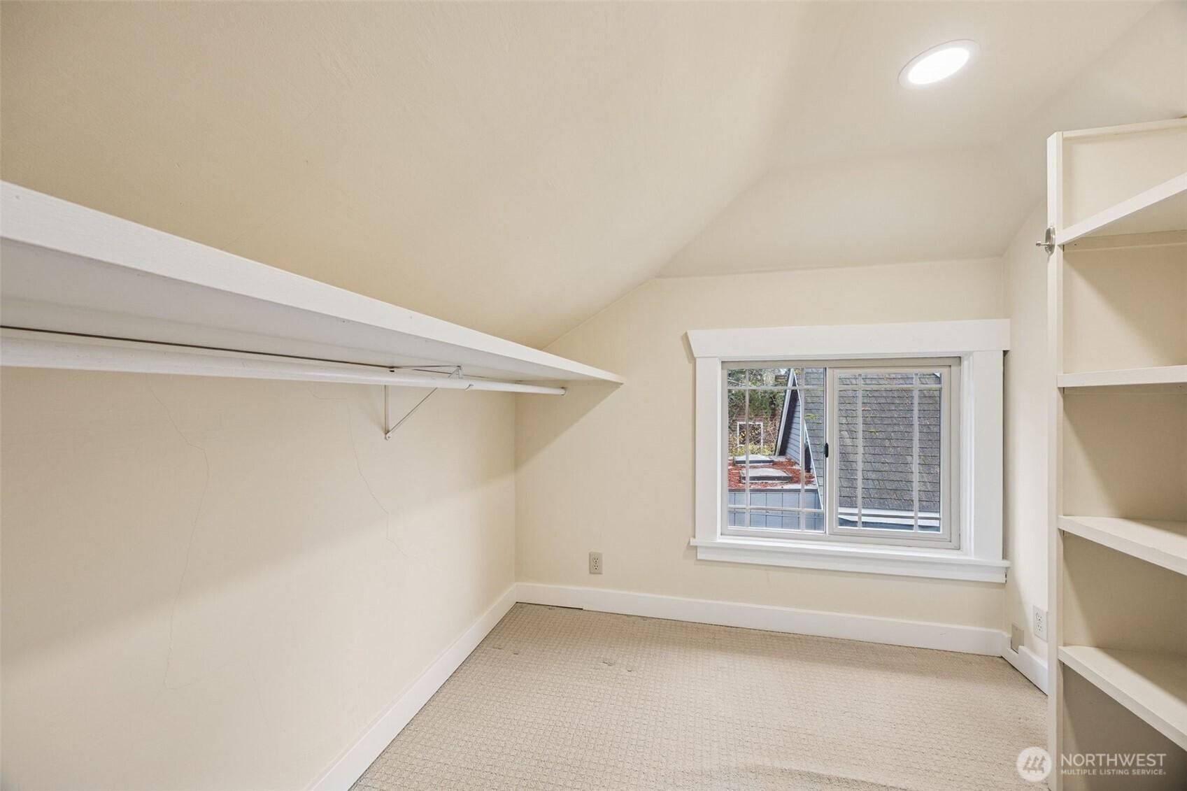 KIRKLAND, Washington, 98033, United States, 4 Bedrooms Bedrooms, ,3 BathroomsBathrooms,Residential,For Sale,1995728