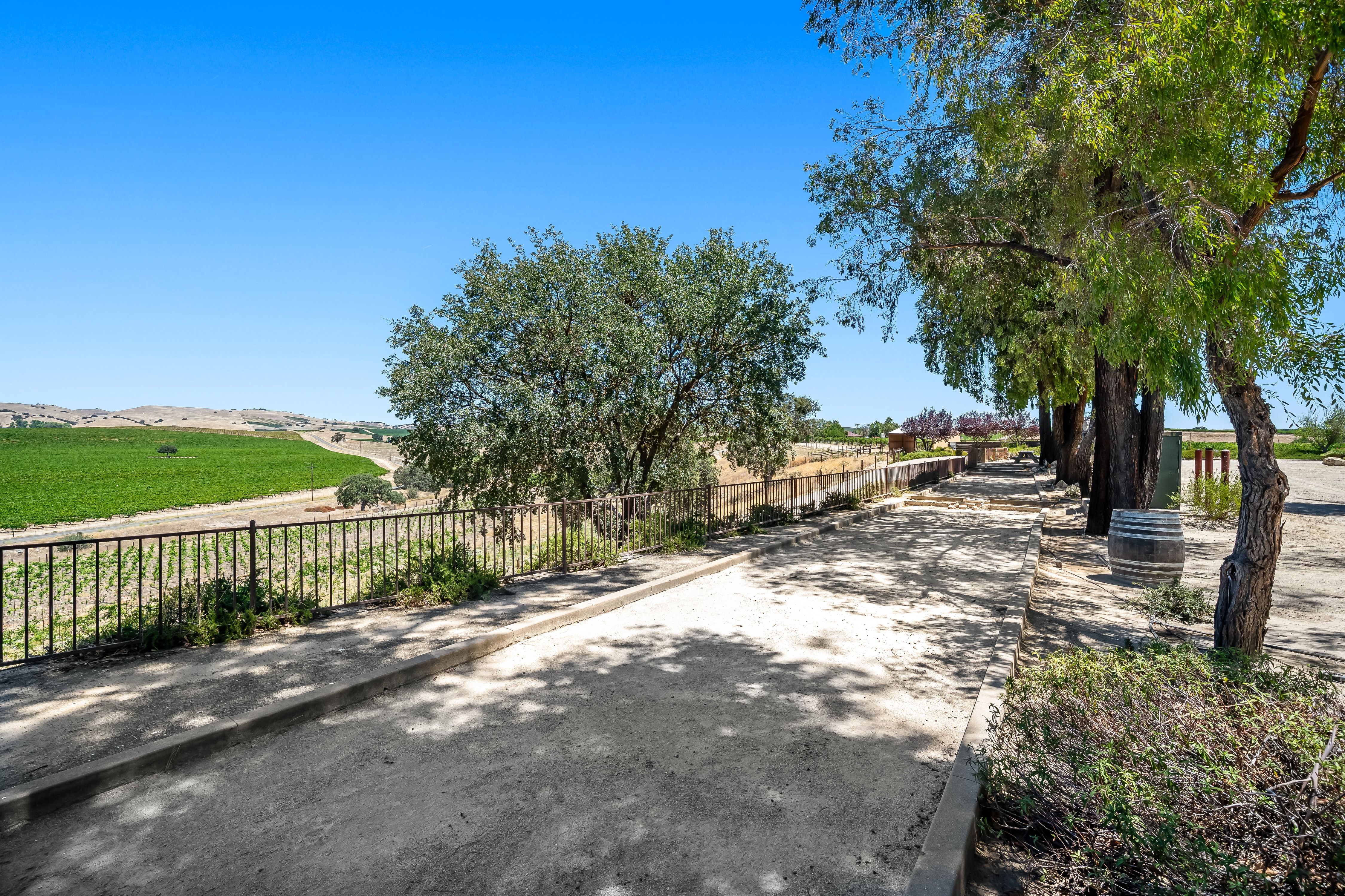  2995 Pleasant Valley Road - 物件實景