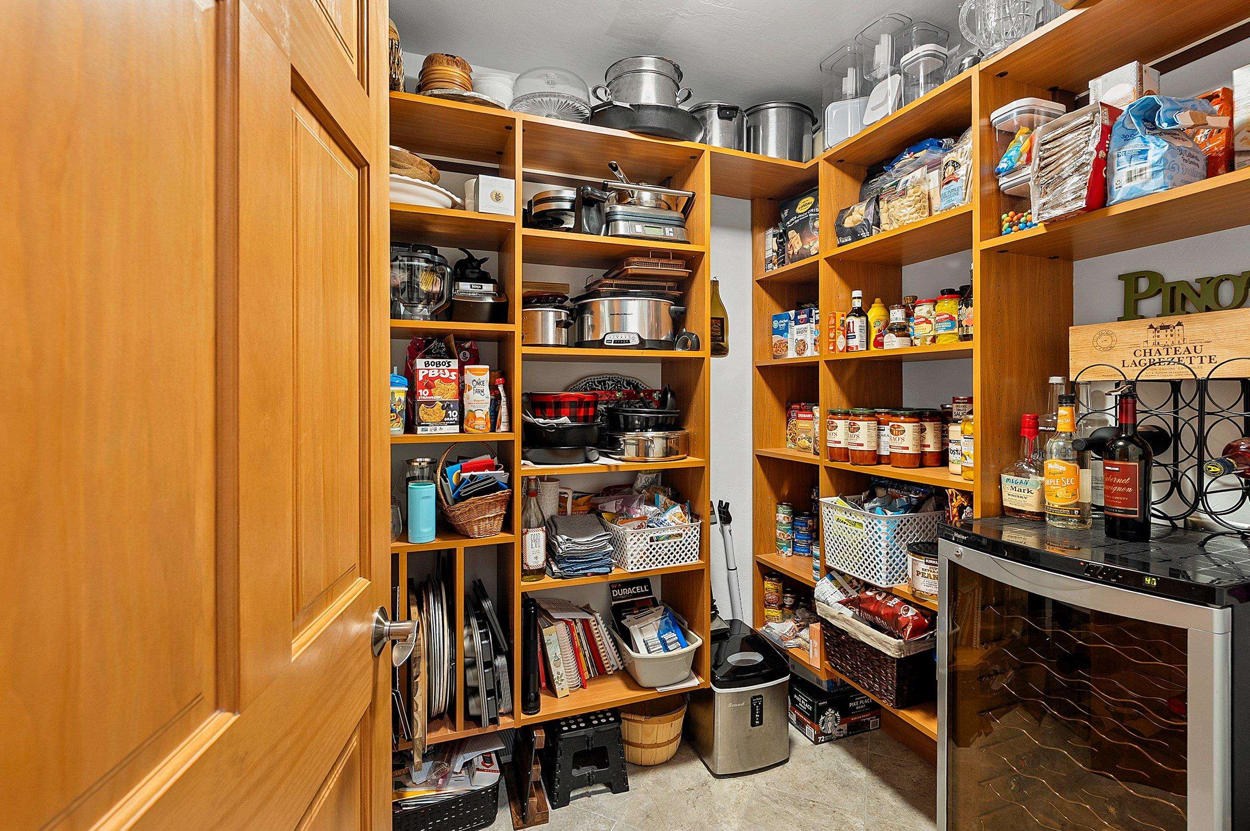 SHAWANO, Wisconsin, 54166, United States, 3 Bedrooms Bedrooms, ,3 BathroomsBathrooms,Residential,For Sale,1940998