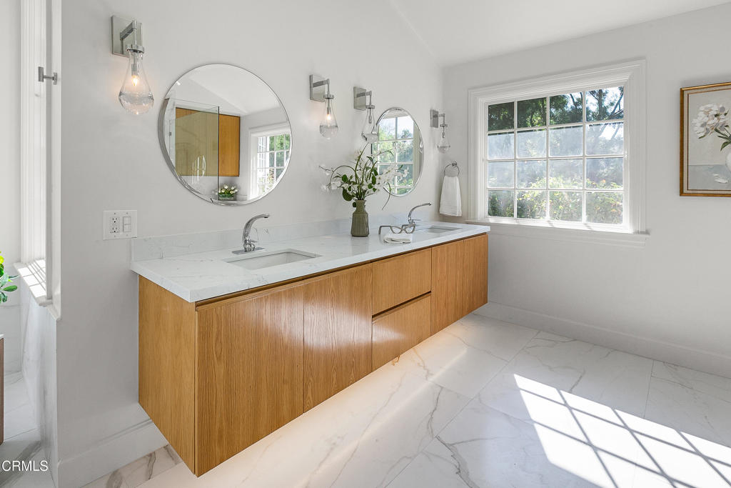 Camarillo, California, 93012, United States, 5 Bedrooms Bedrooms, ,7 BathroomsBathrooms,Residential,For Sale,1996163