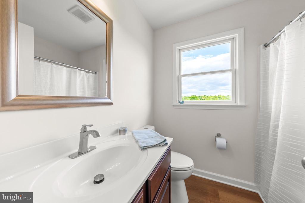 Winchester, Virginia, 22603, United States, 4 Bedrooms Bedrooms, ,3 BathroomsBathrooms,Residential,For Sale,1838915