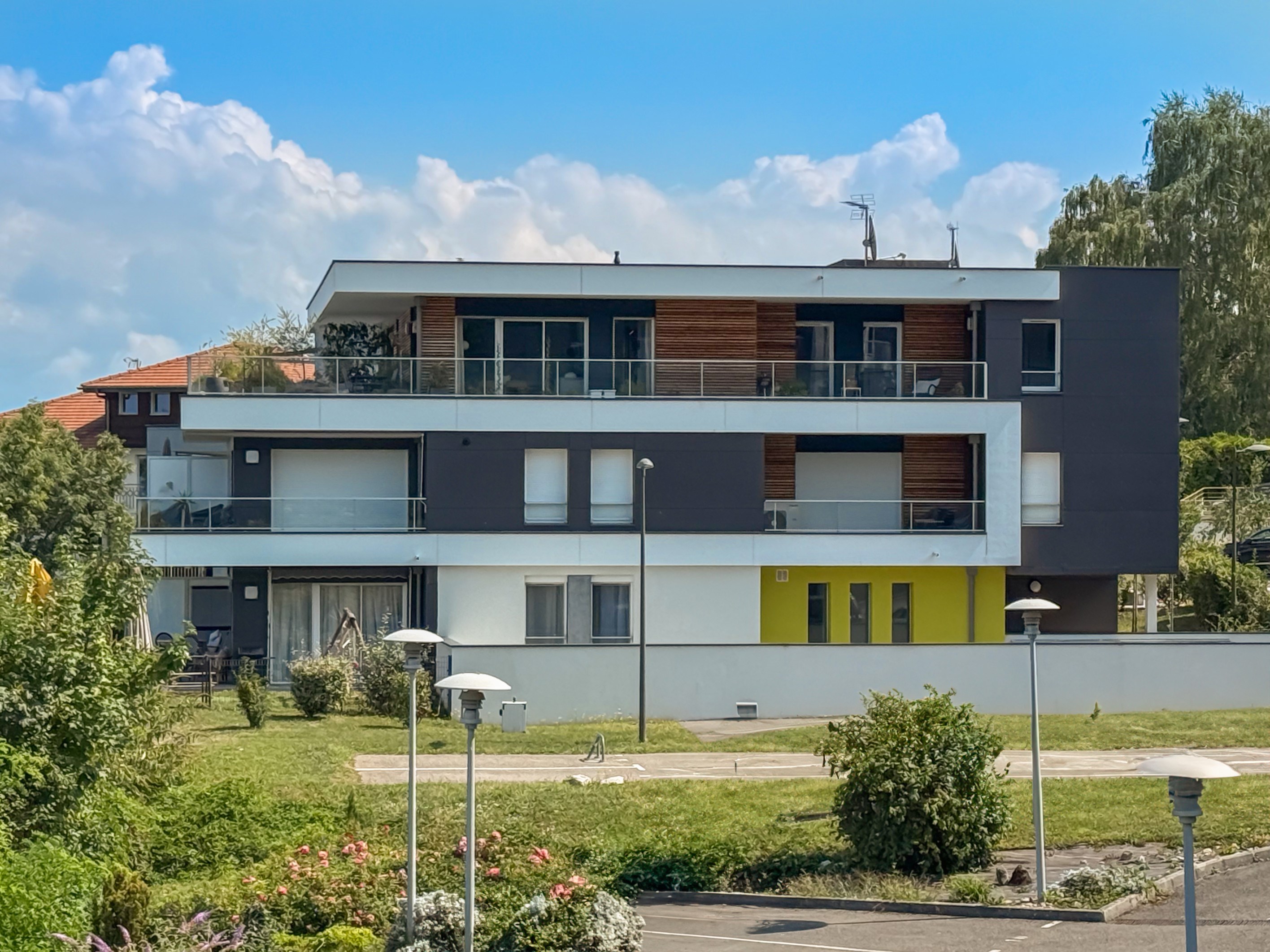  Evian, Top floor 3-bedroom apartment of 80 sq.m, panoramic view on the lake. - 物件實景