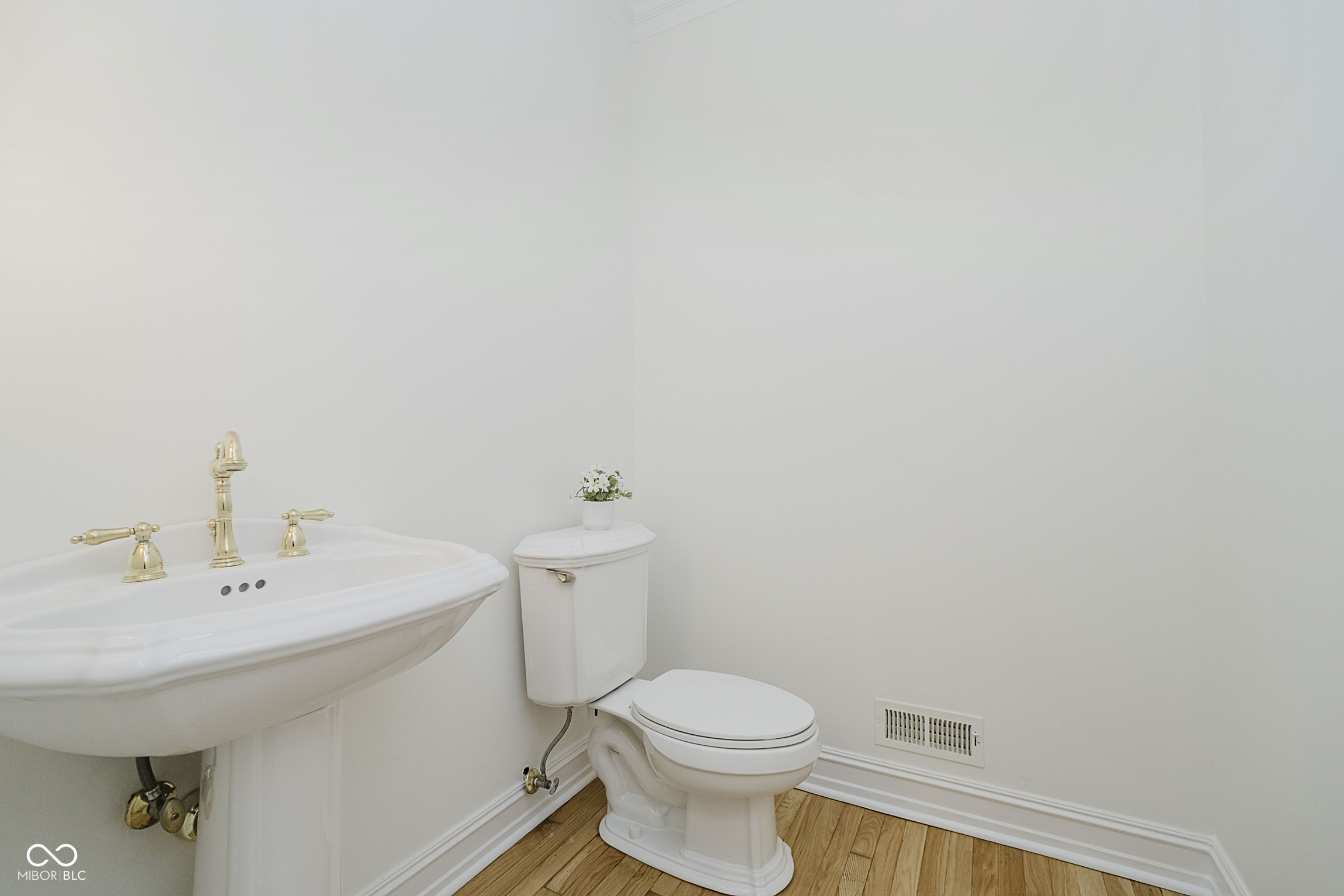 Carmel, Indiana, 46033, United States, 4 Bedrooms Bedrooms, ,4 BathroomsBathrooms,Residential,For Sale,1893581