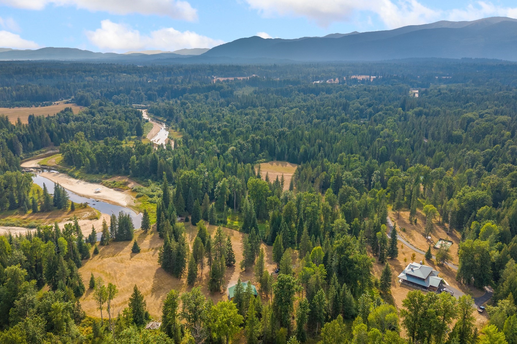  Riverfront Estate Ranch Property - 物件實景