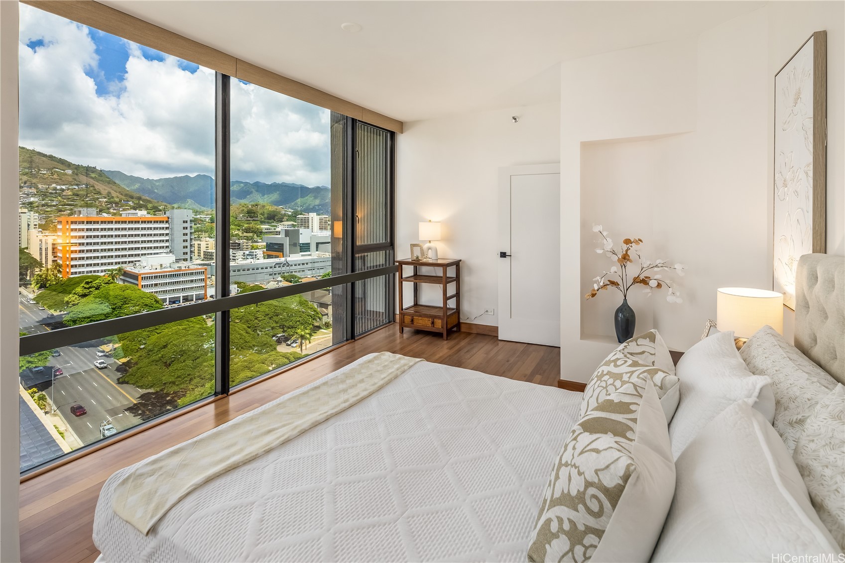 Honolulu, Hawaii, 96826, United States, 3 Bedrooms Bedrooms, ,3 BathroomsBathrooms,Residential,For Sale,1934330