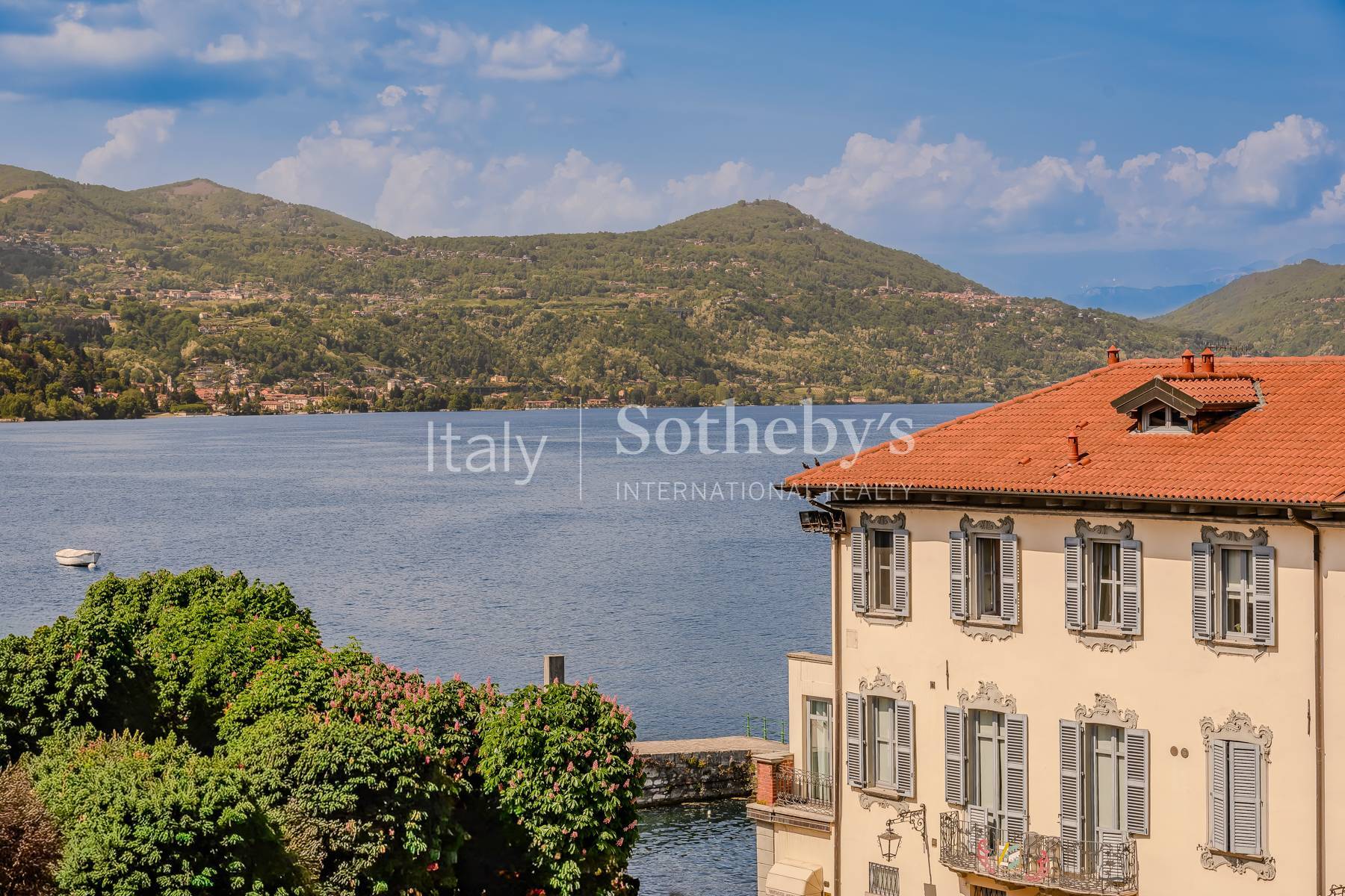  Charming Early 1900s Palazzo in prime lakefront position - 物件實景