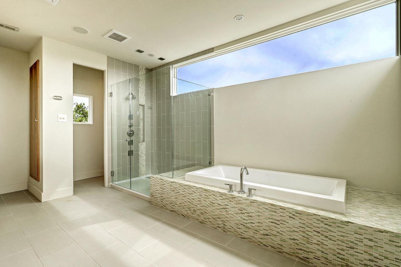 Albuquerque, New Mexico, 87104, United States, 4 Bedrooms Bedrooms, ,4 BathroomsBathrooms,Residential,For Sale,1940748