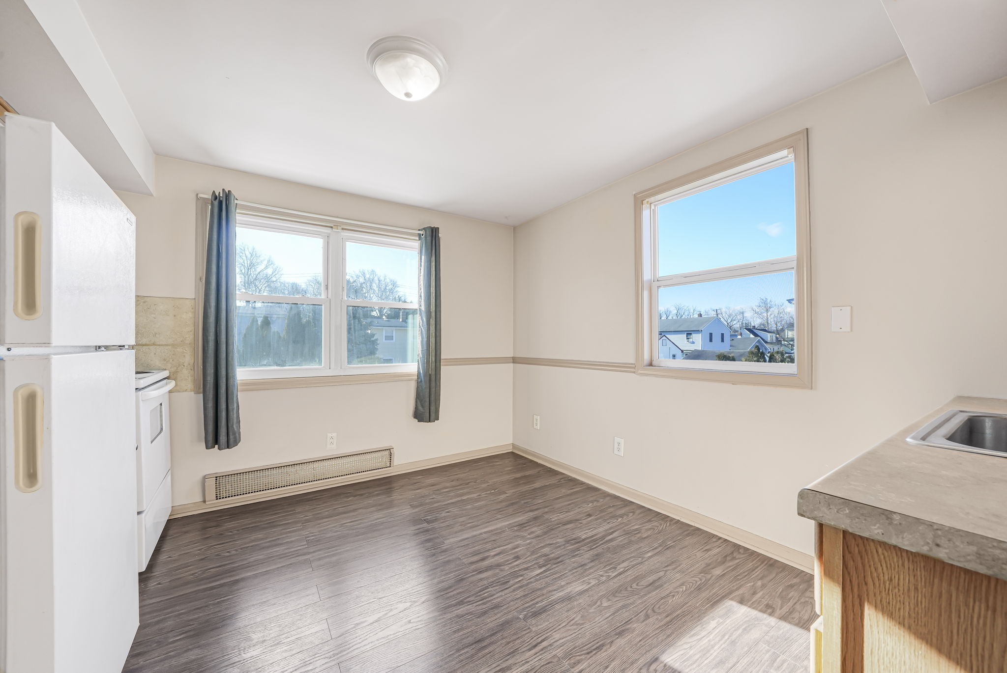 Elmwood Park, New Jersey, 07407, United States, 4 Bedrooms Bedrooms, ,2 BathroomsBathrooms,Residential,For Sale,2009645