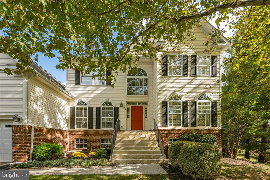 Leesburg, Virginia, 20175, United States, 5 Bedrooms Bedrooms, ,4 BathroomsBathrooms,Residential,For Sale,1987401