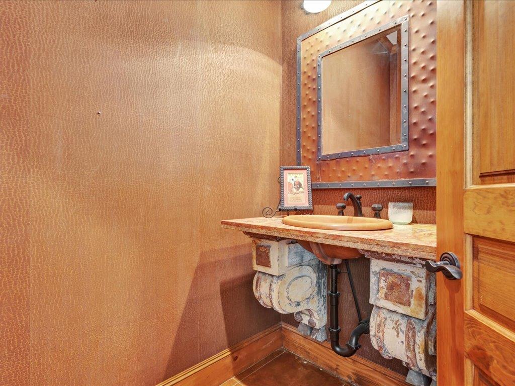 Lufkin, Texas, 75901, United States, 4 Bedrooms Bedrooms, ,5 BathroomsBathrooms,Residential,For Sale,1979665