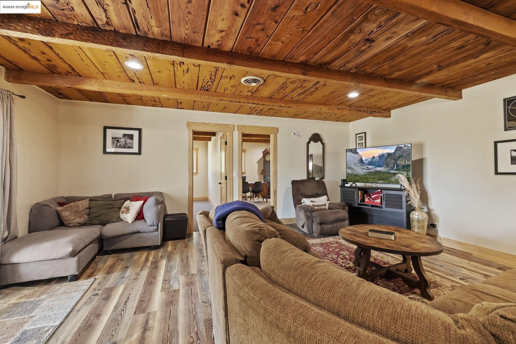 Murphys, California, 95247, United States, 5 Bedrooms Bedrooms, ,3 BathroomsBathrooms,Residential,For Sale,1905942