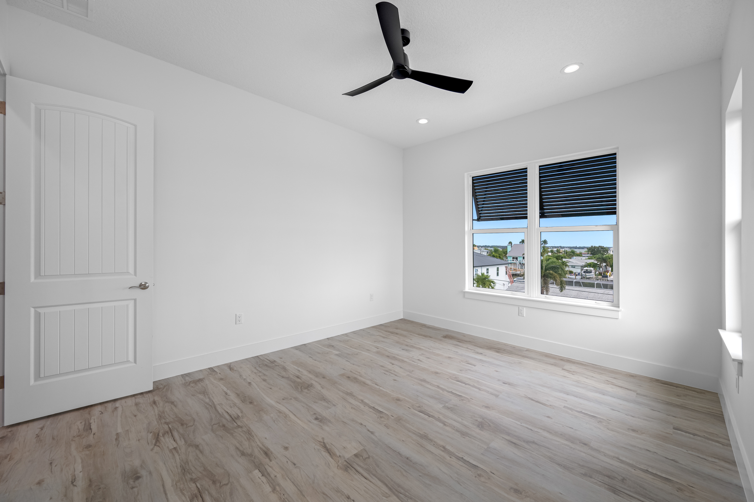 Madeira Beach, Florida, 33708, United States, 6 Bedrooms Bedrooms, ,6 BathroomsBathrooms,Residential,For Sale,1988521