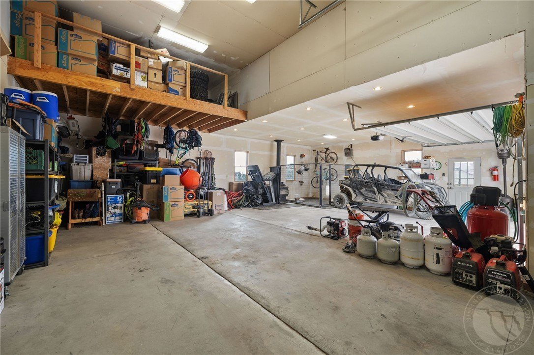 Molt/Rapelje, Montana, 59106, United States, 4 Bedrooms Bedrooms, ,3 BathroomsBathrooms,Residential,For Sale,1789052